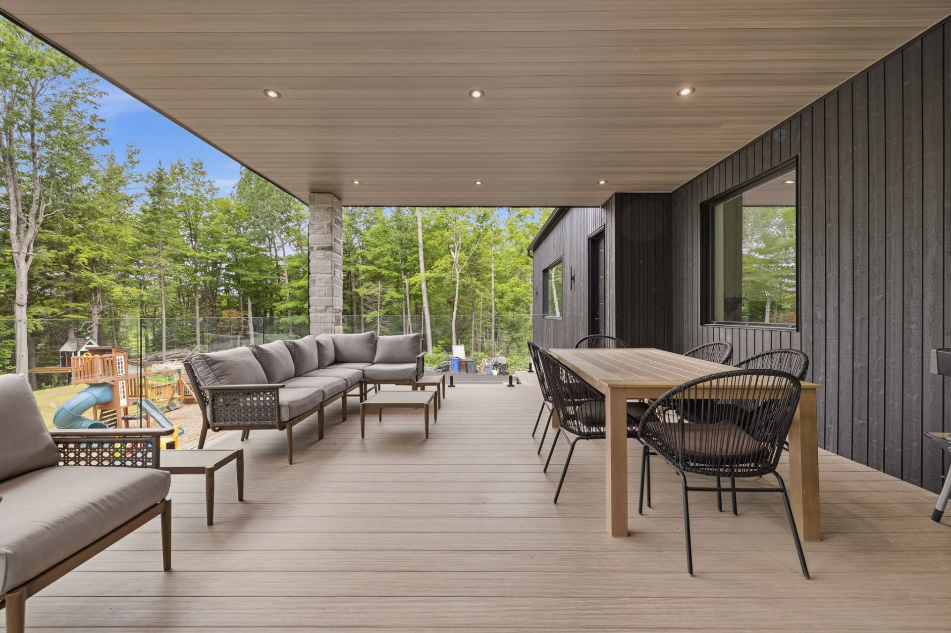 Spacious balcony overlooking the backyard