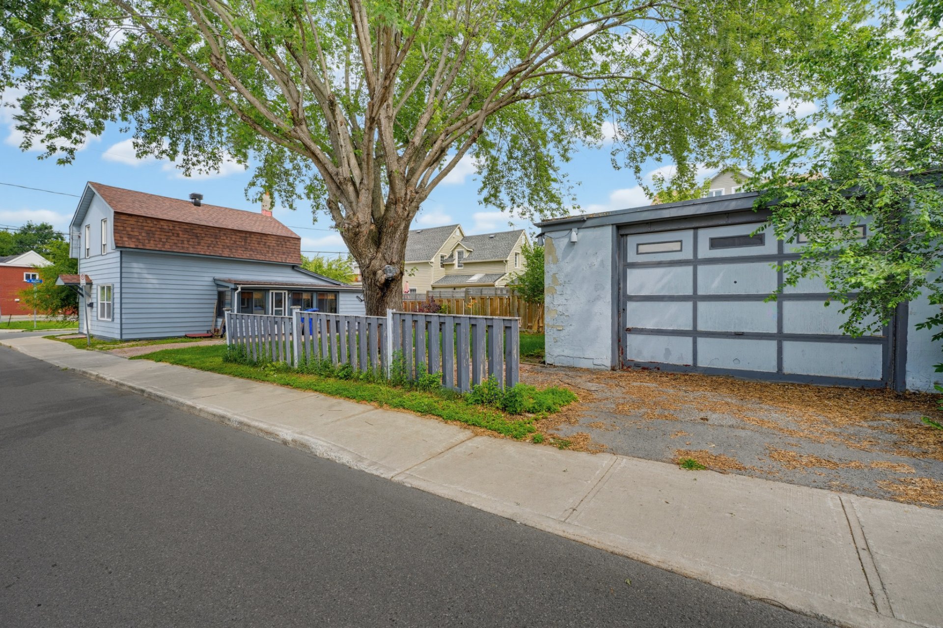 Garage