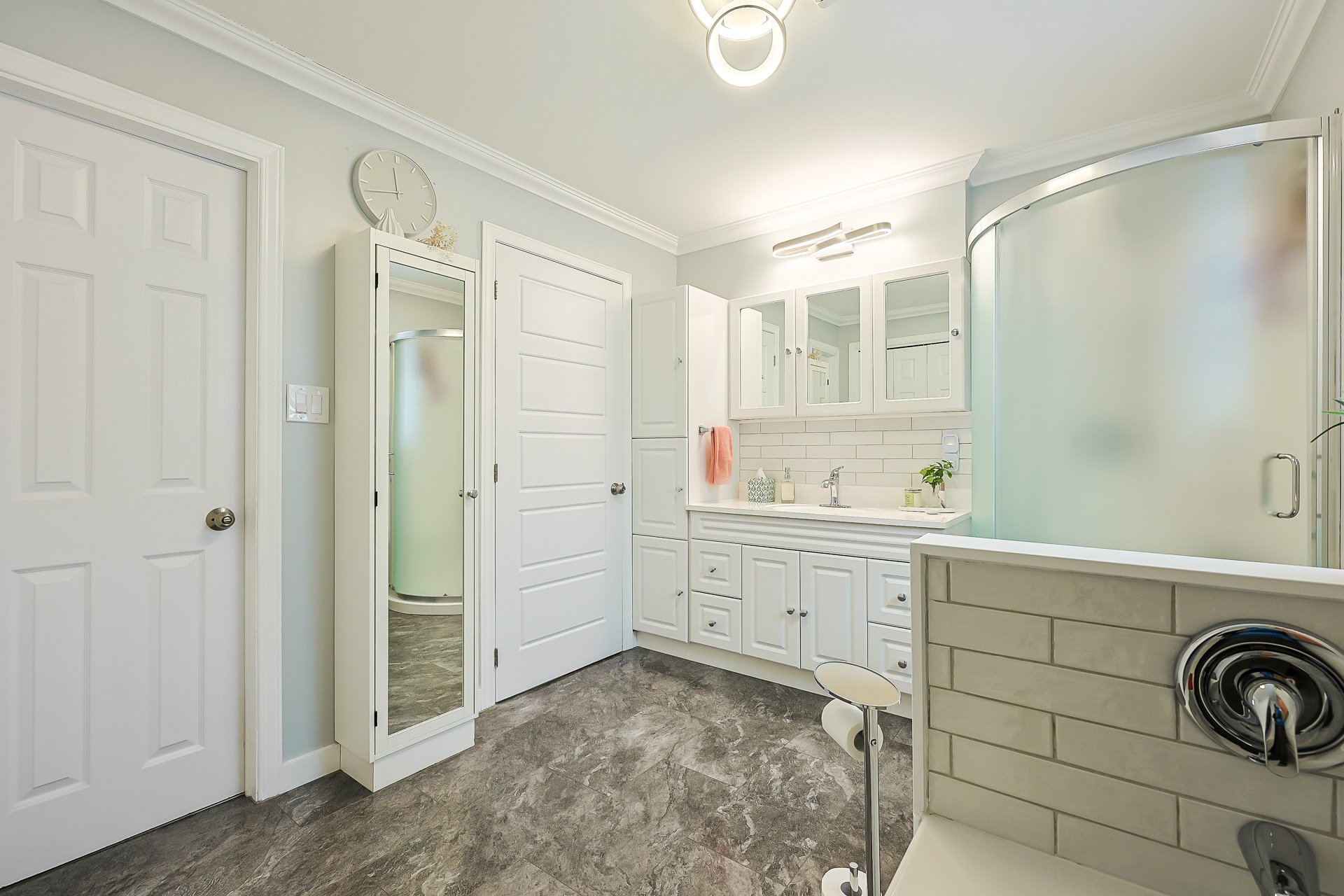 Ensuite bathroom