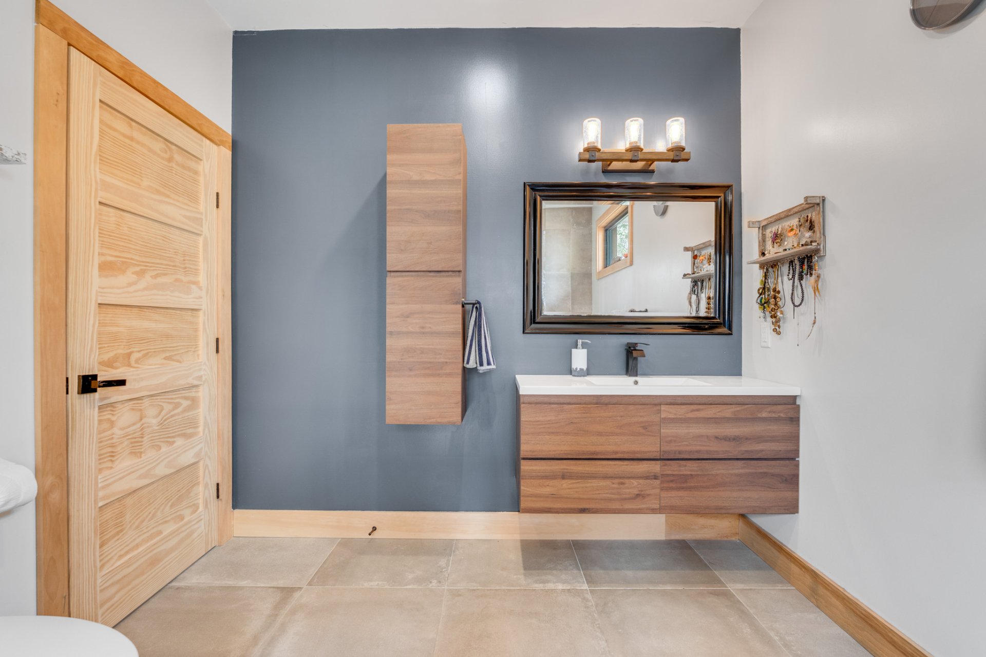 Ensuite bathroom