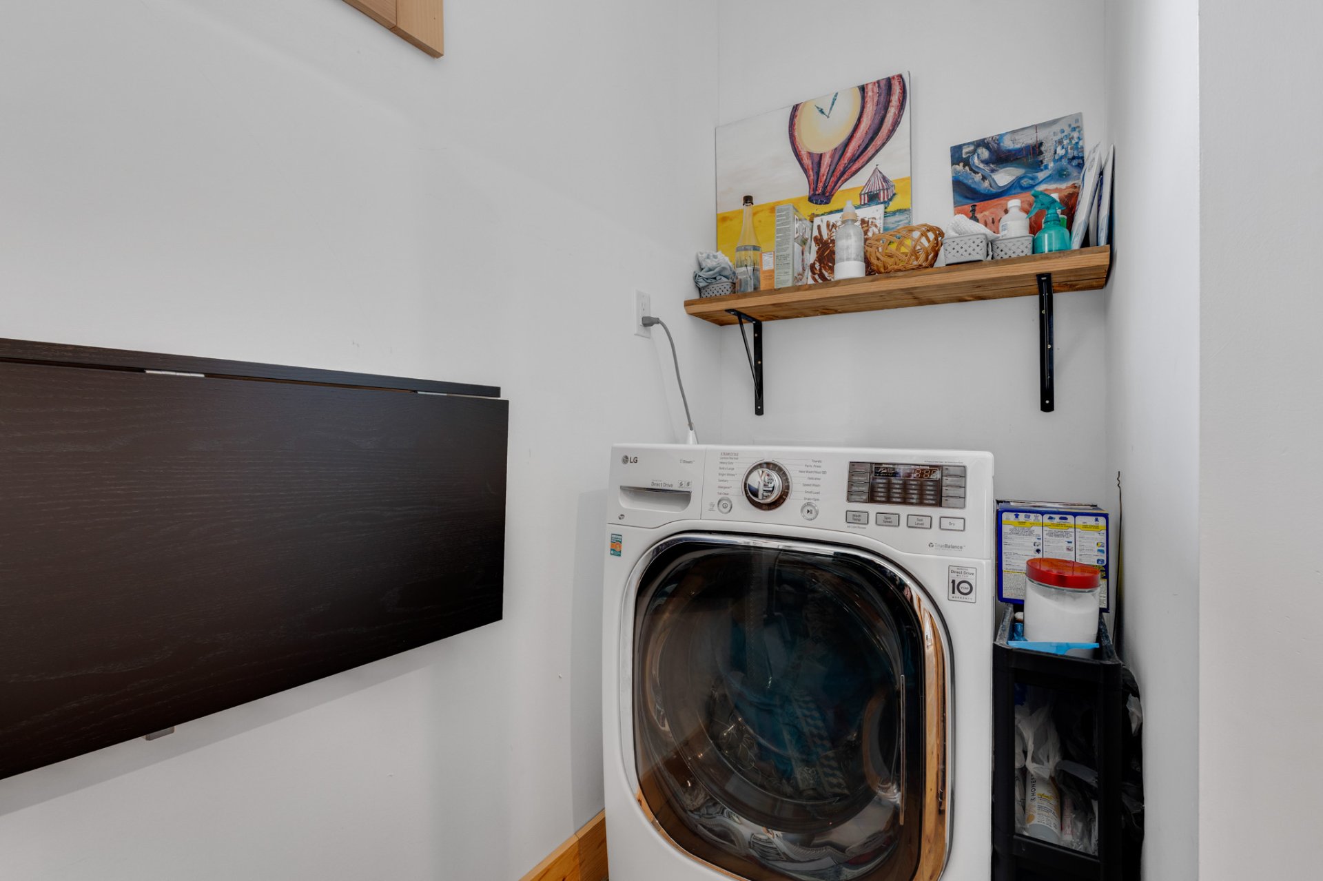 Laundry room - 2nd floor