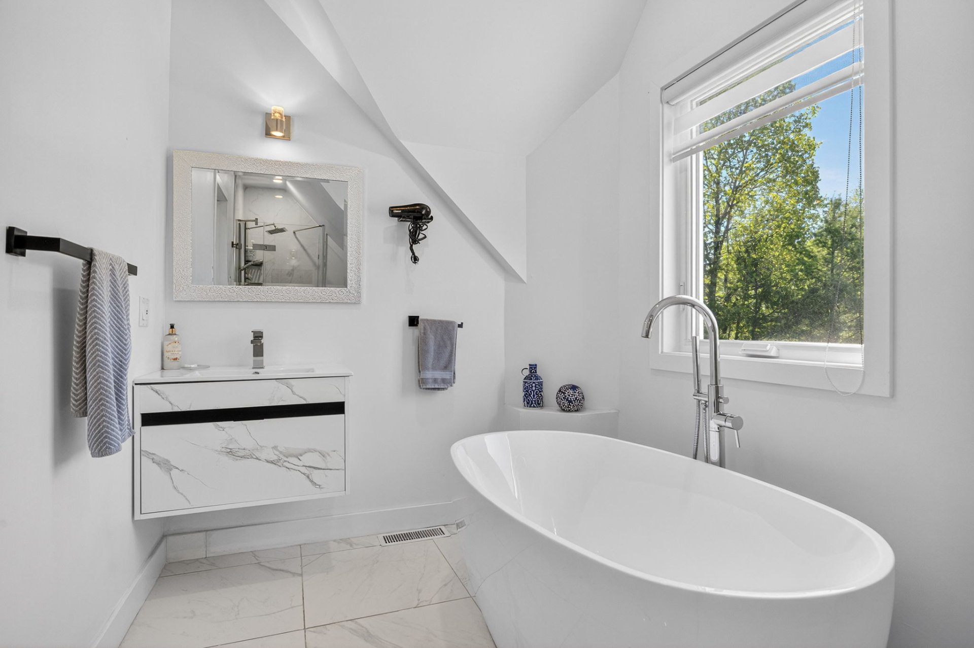 Ensuite bathroom