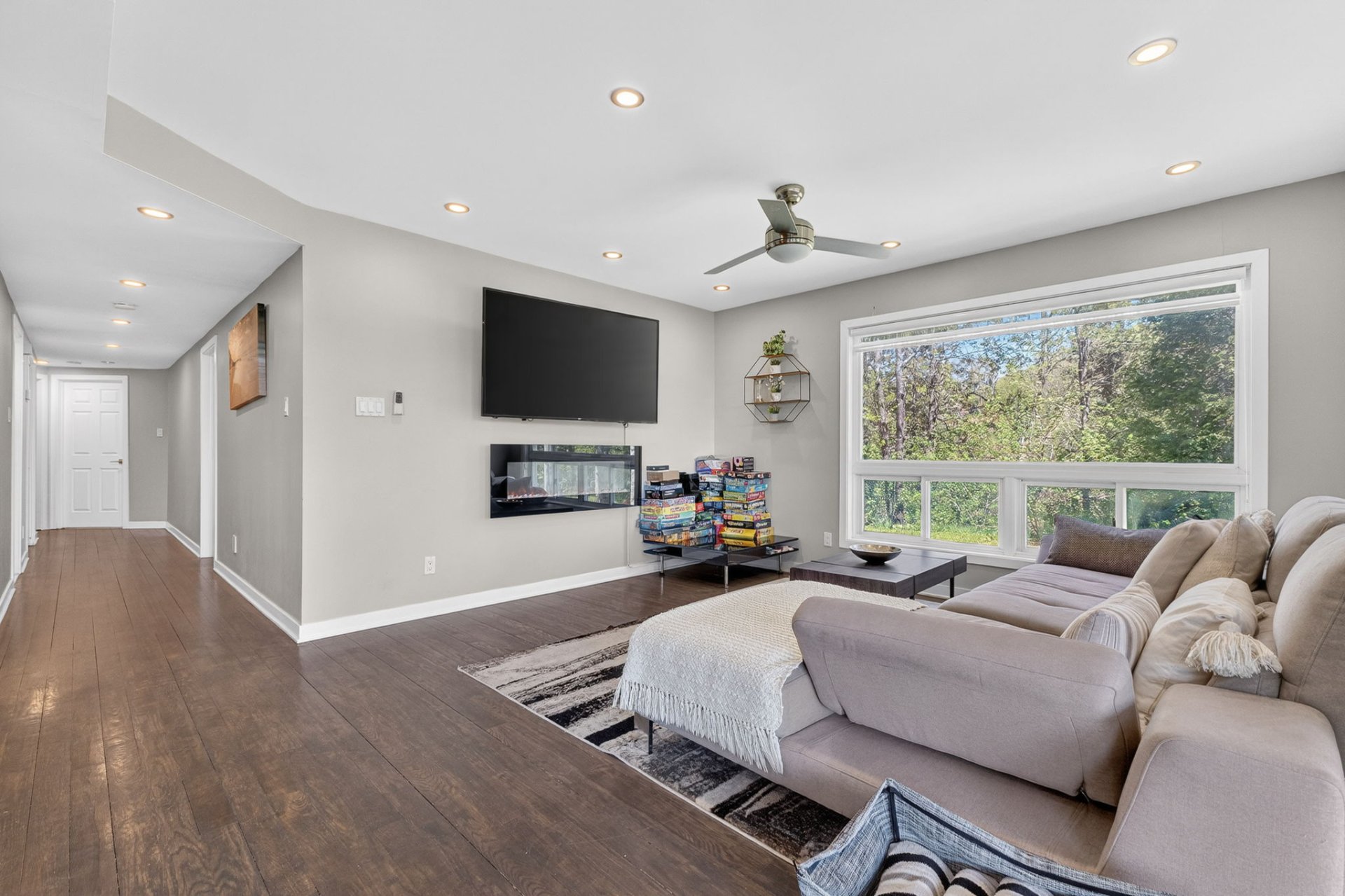 Living room - Ground floor condo