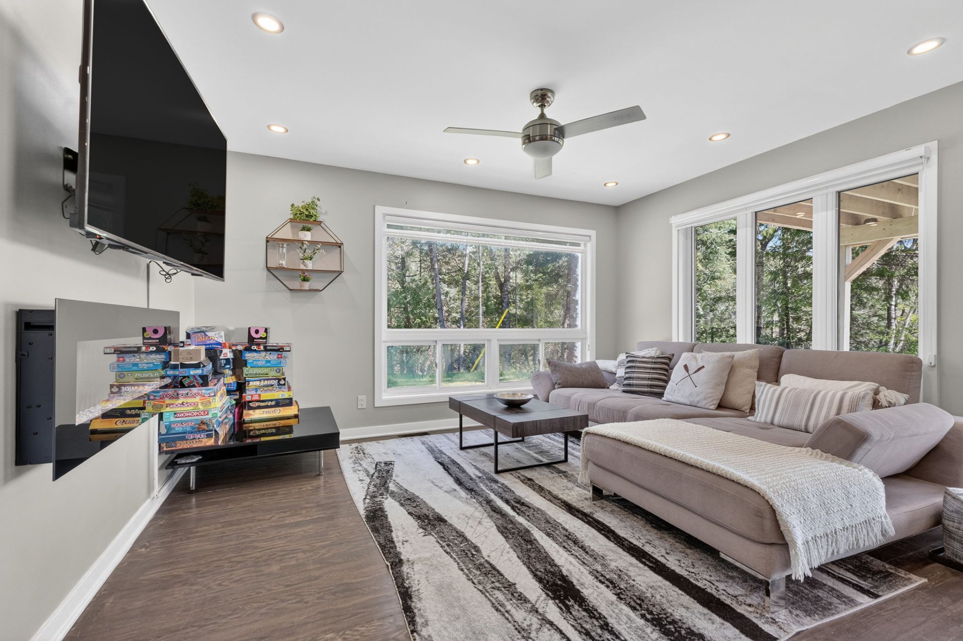 Living room - Ground floor condo