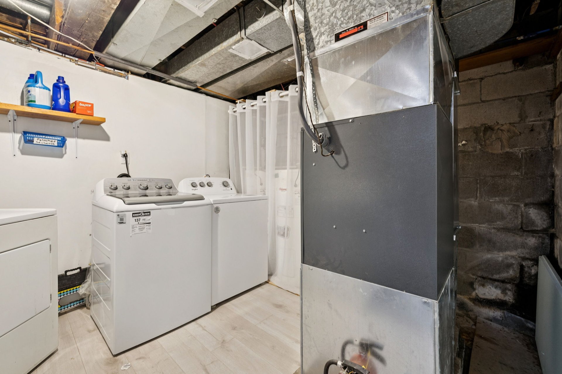 Salle de lavage - (sous-sol) pour les logements 1 & 2