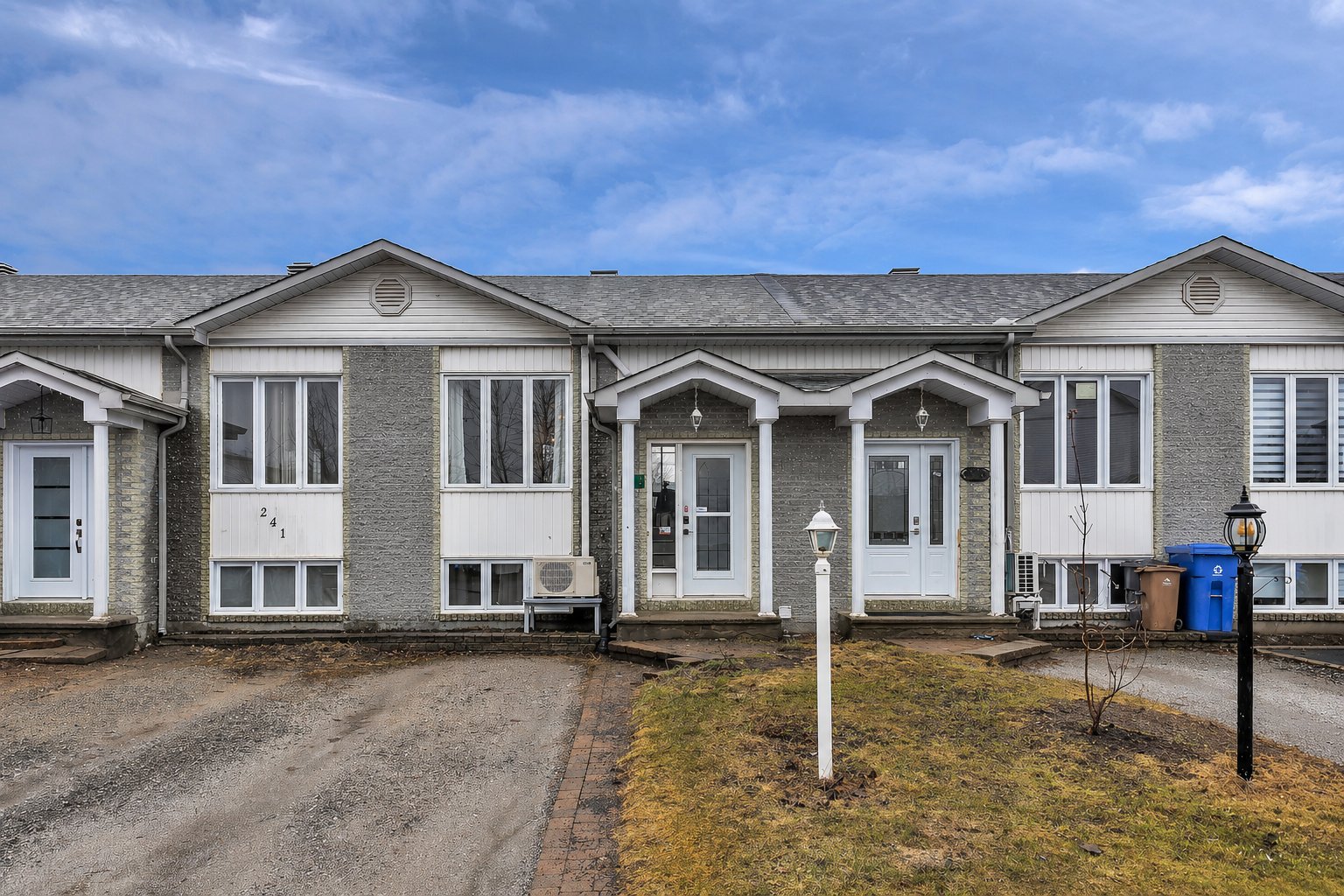 243 Rue des Vinaigriers 