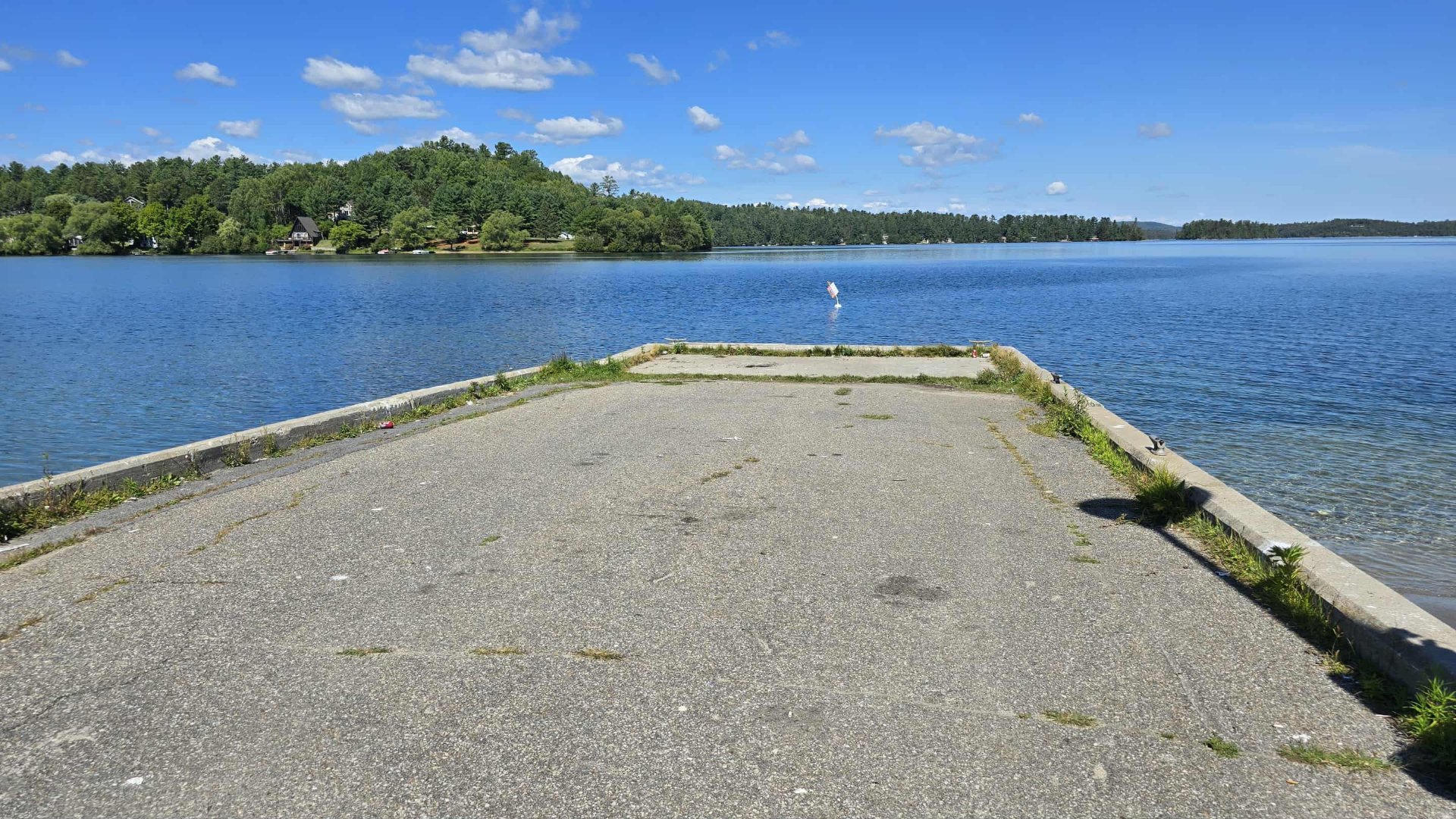 Accès au plan d'eau
