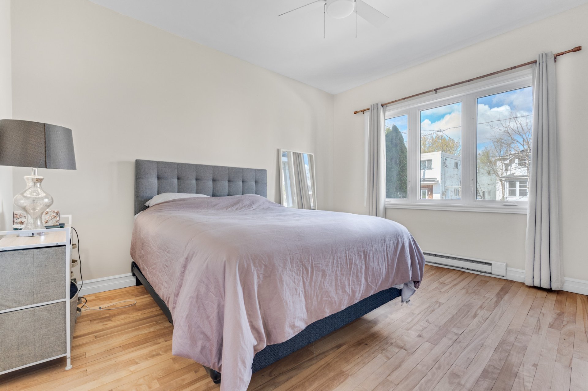 Bedroom - Main floor