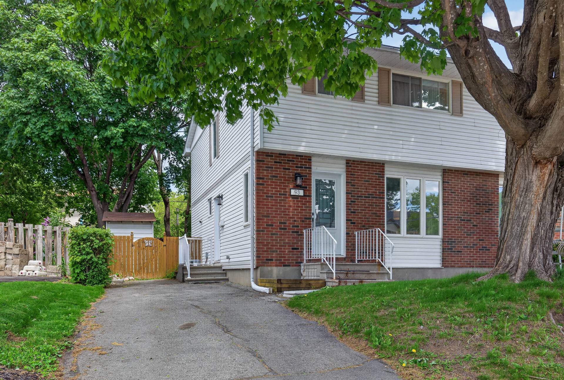 93 Rue Bourgeau N. 