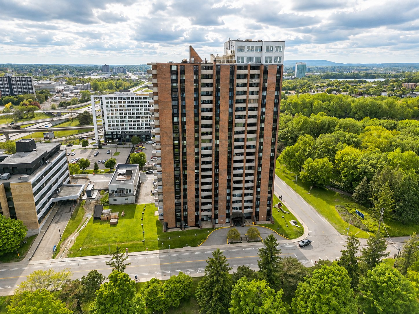 285 Rue Laurier 1105