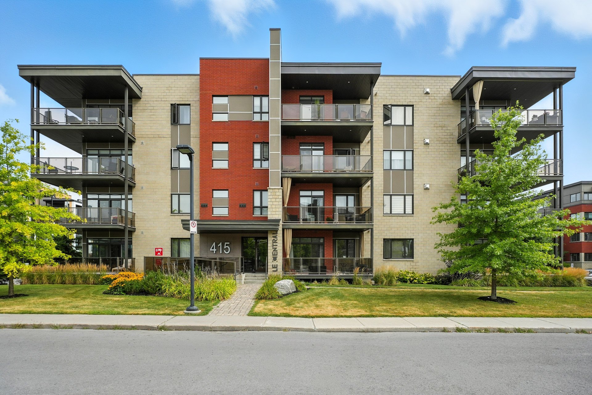 415 Rue de l'Atmosphère 406