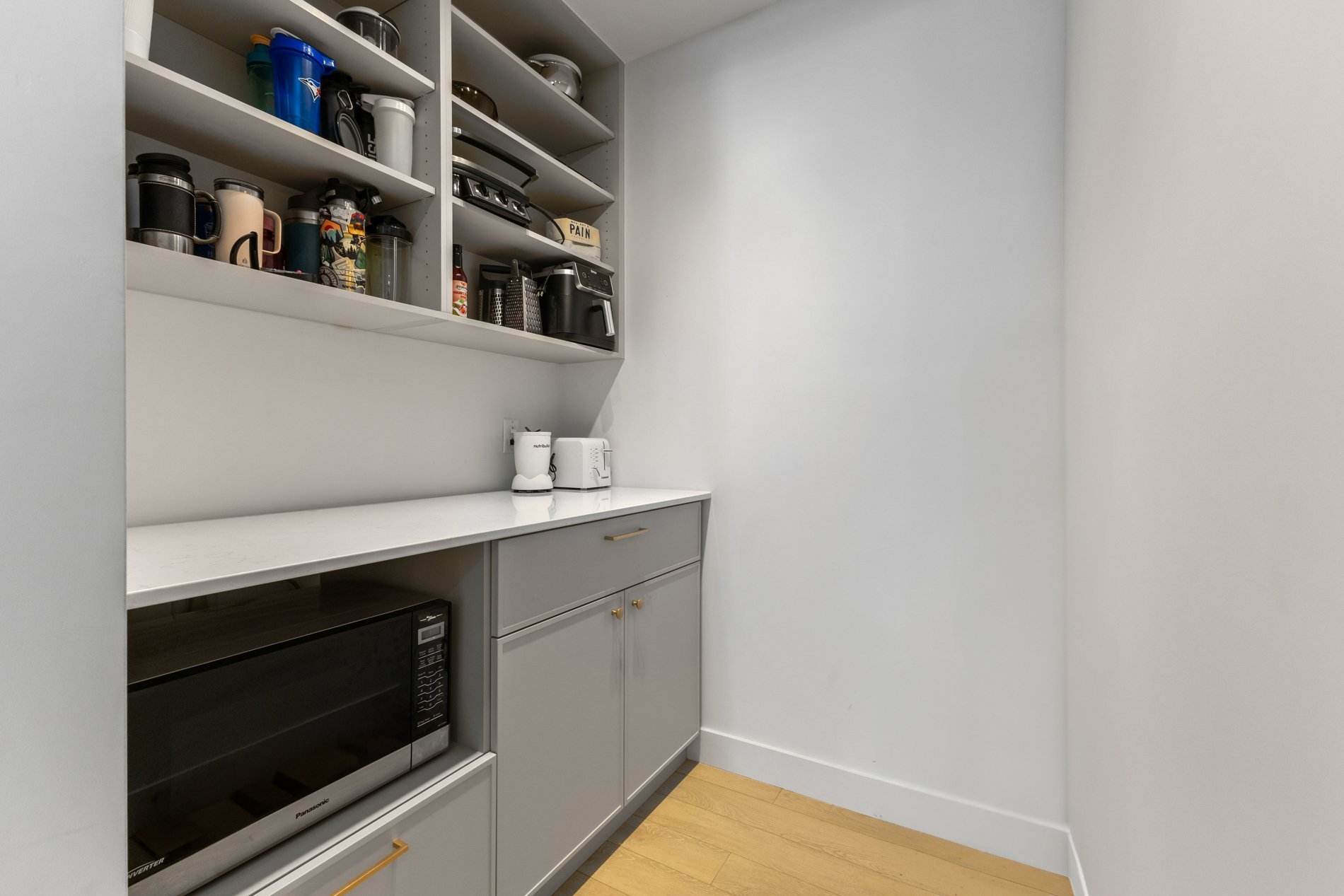 Cuisine - Back Kitchen