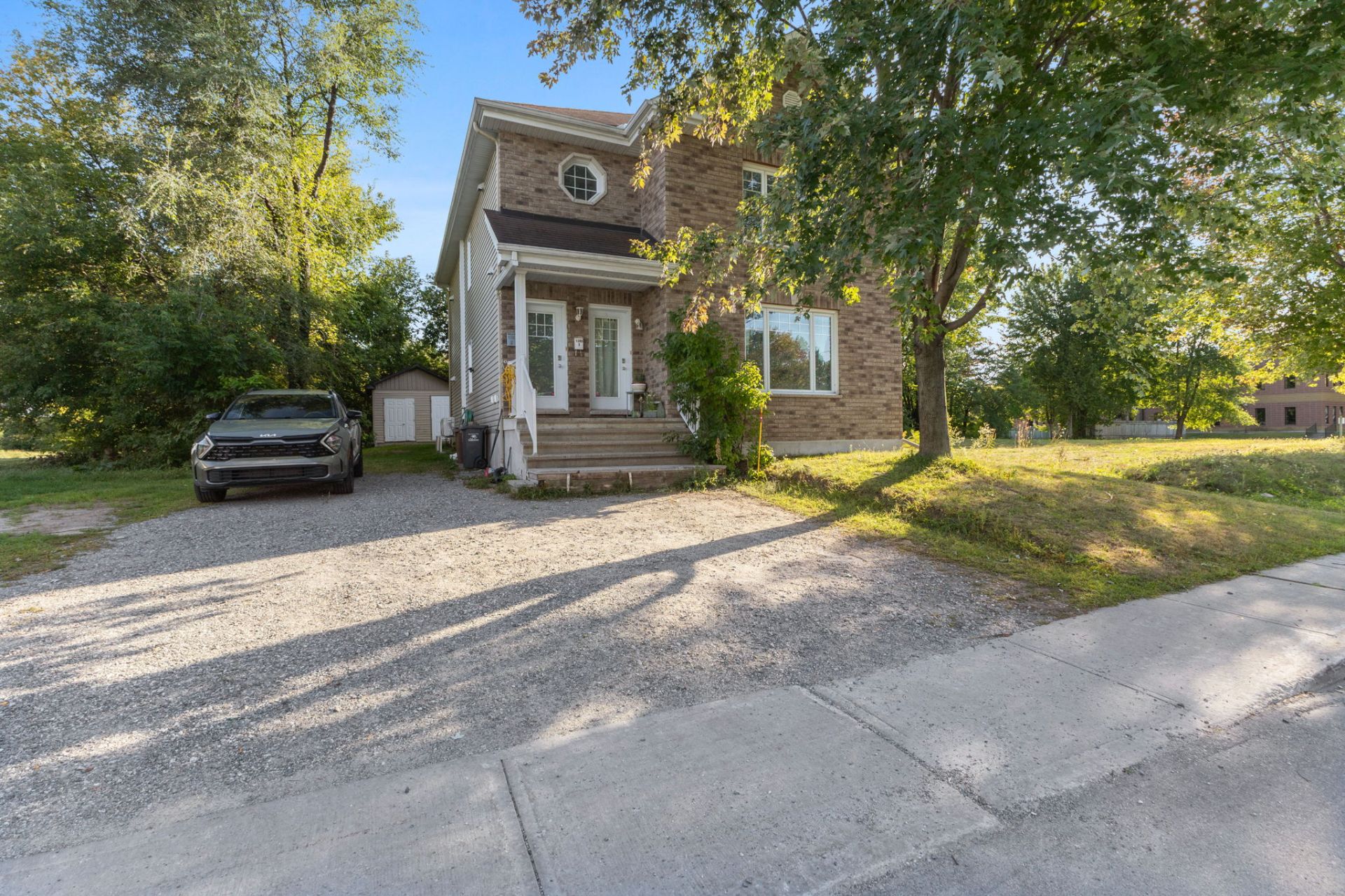 1380 Rue St-Louis 