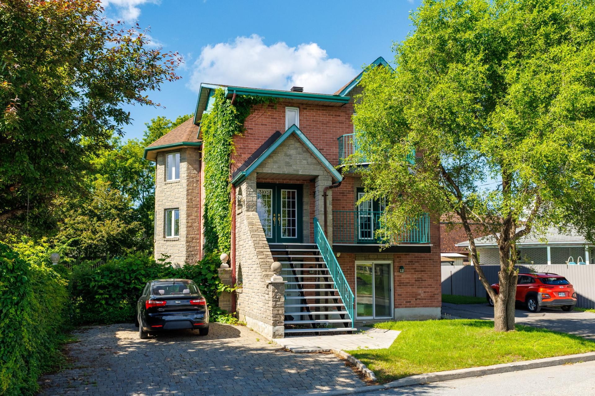 301-305 Rue Raymond 