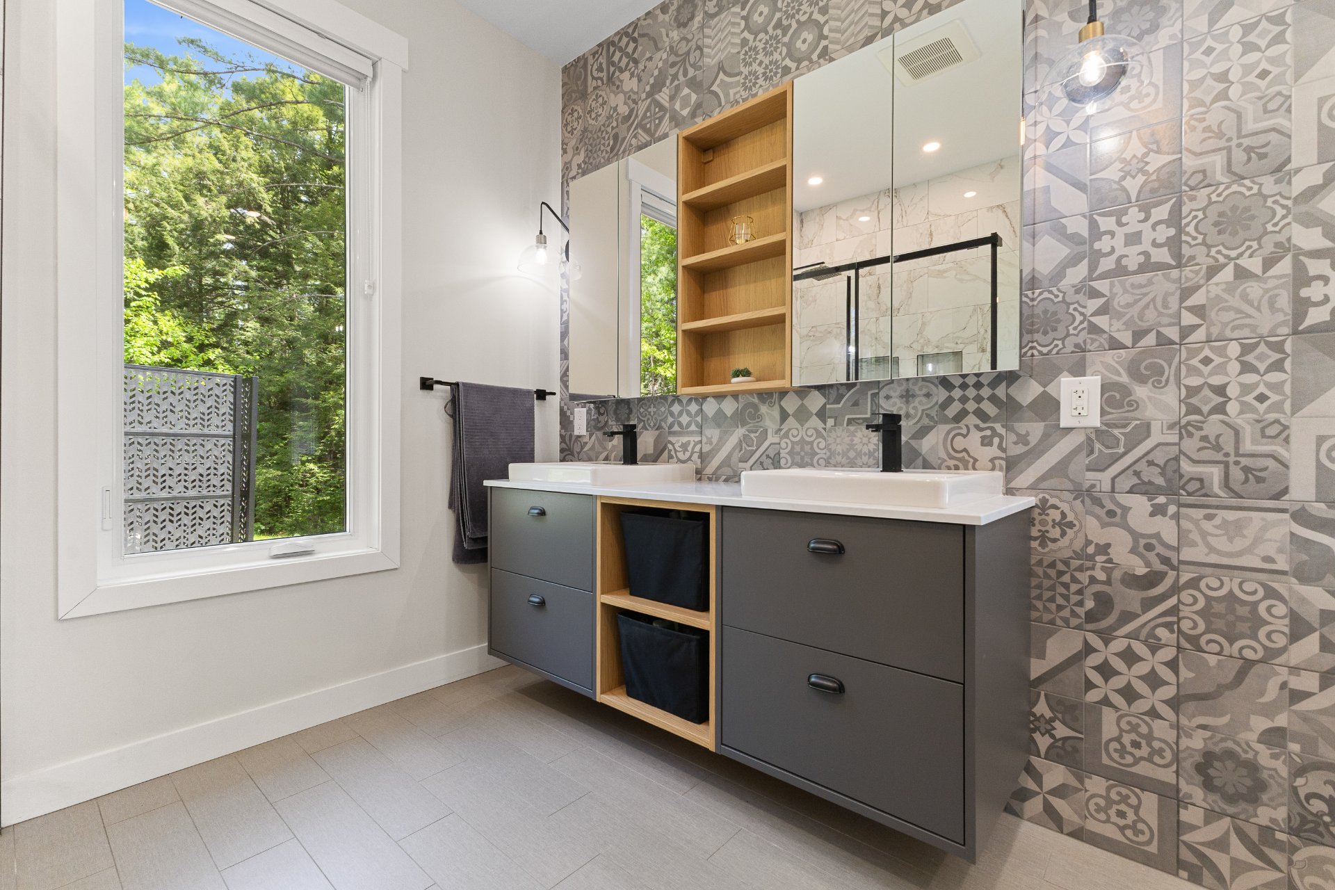 Ensuite bathroom