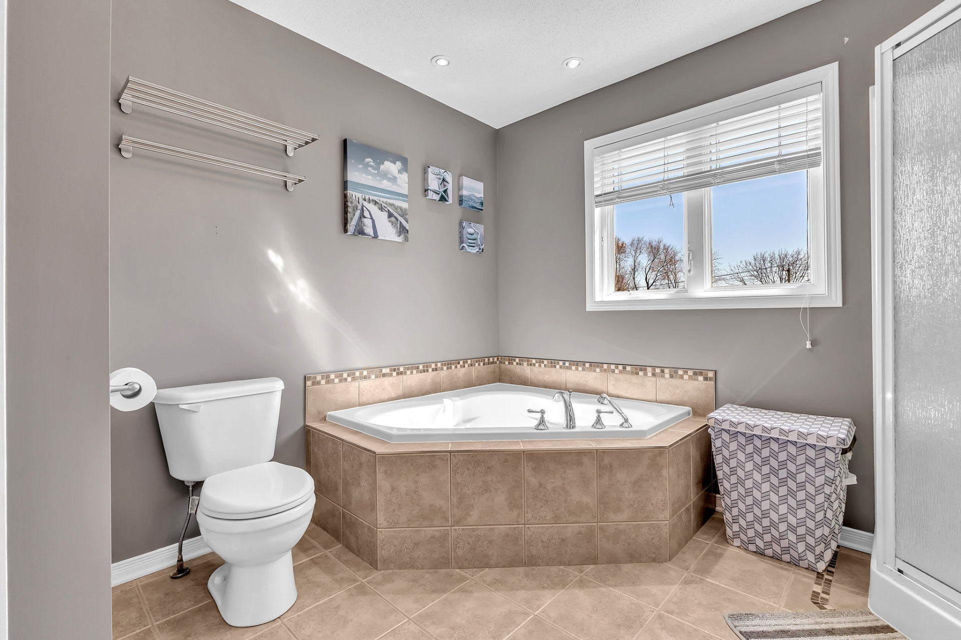 Salle de bains attenante à la CCP
