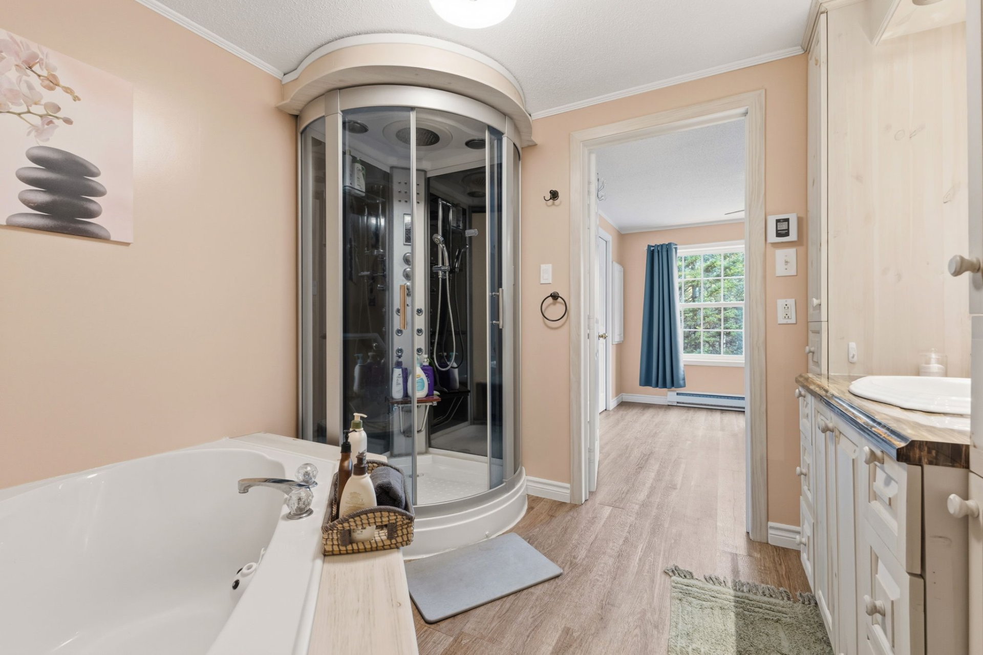 Salle de bains attenante à la CCP