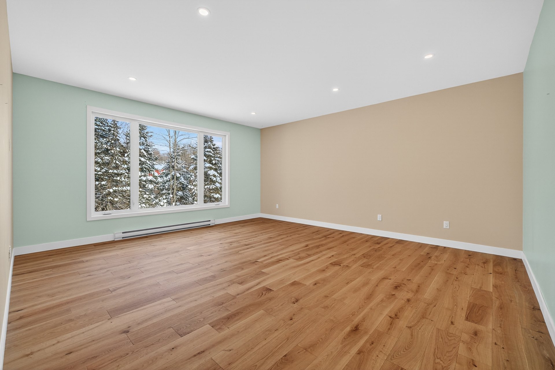 Master bedroom - Authentic images of the property as is.