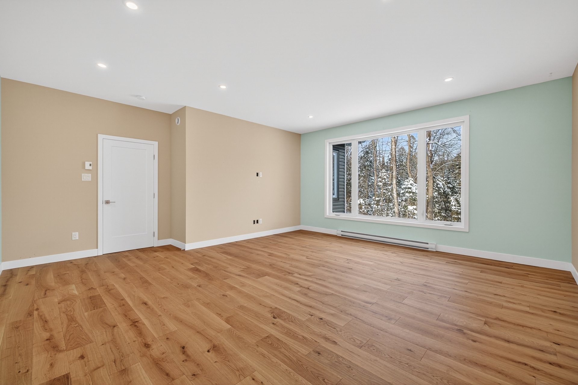 Master bedroom - Authentic images of the property as is.