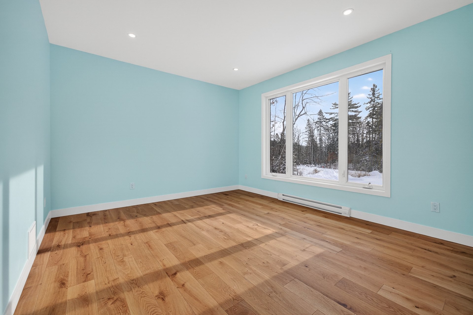 Bedroom - Authentic images of the property as is.