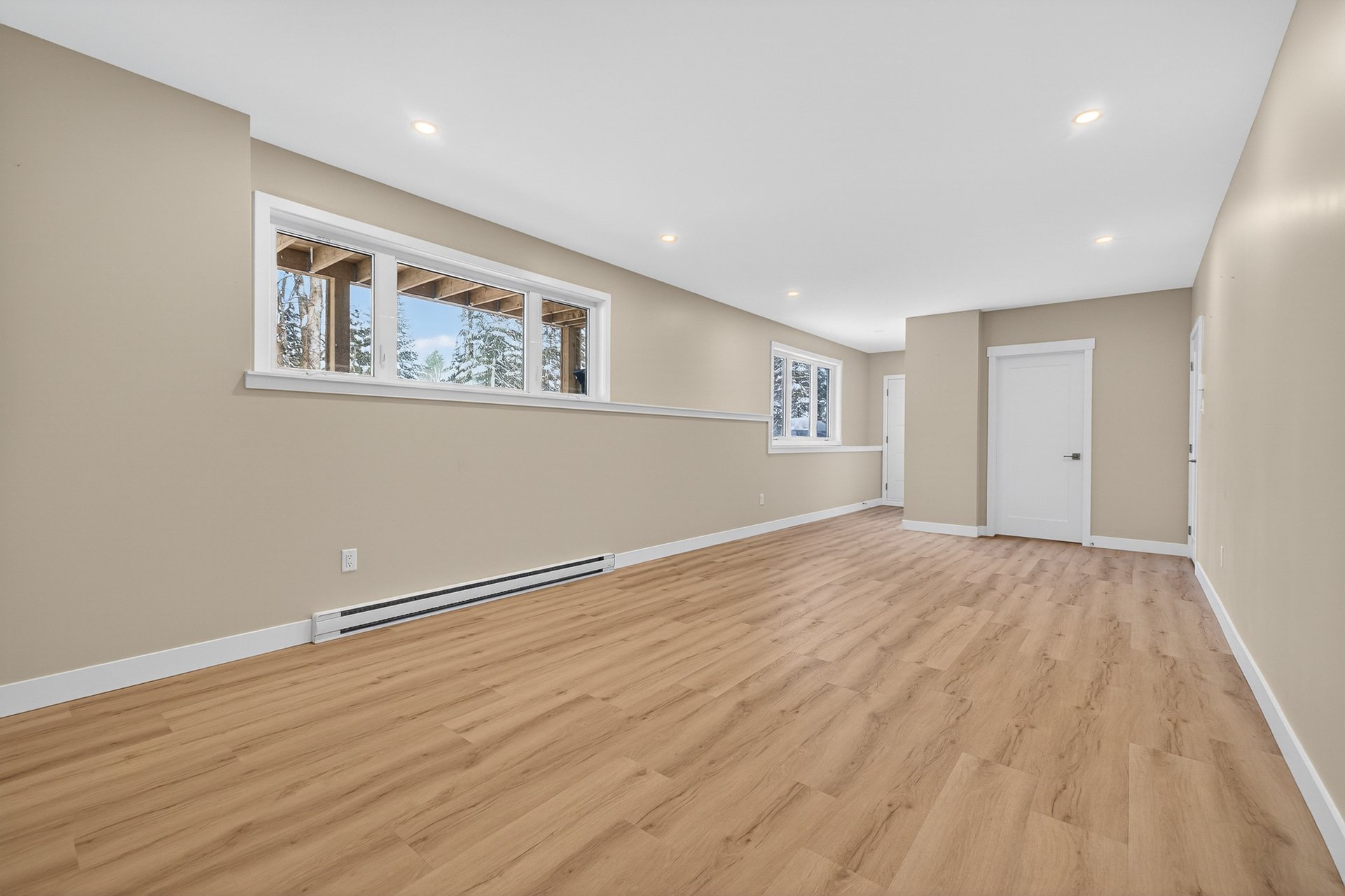 Living room - Authentic images of the property as is.