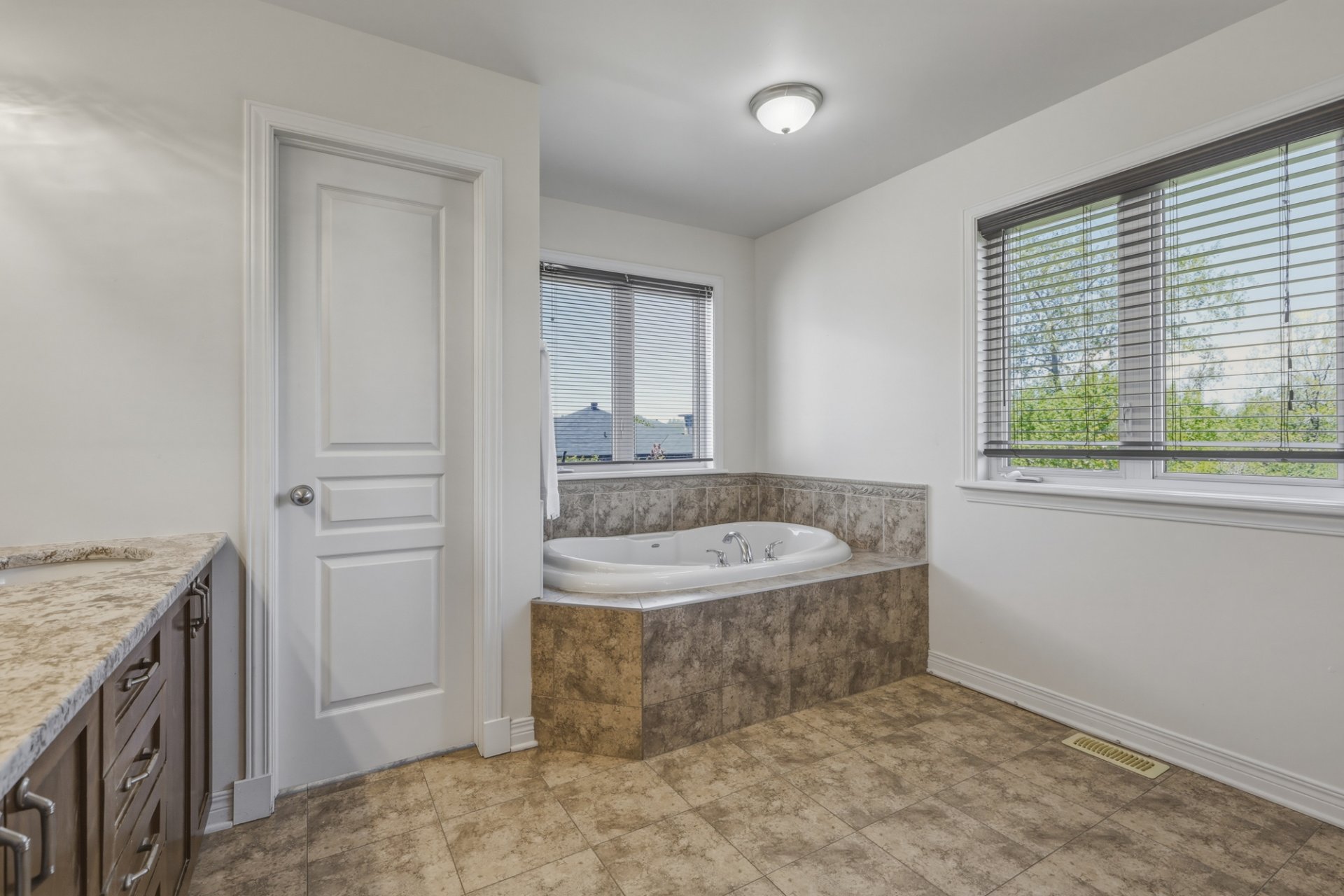 Salle de bains attenante à la CCP