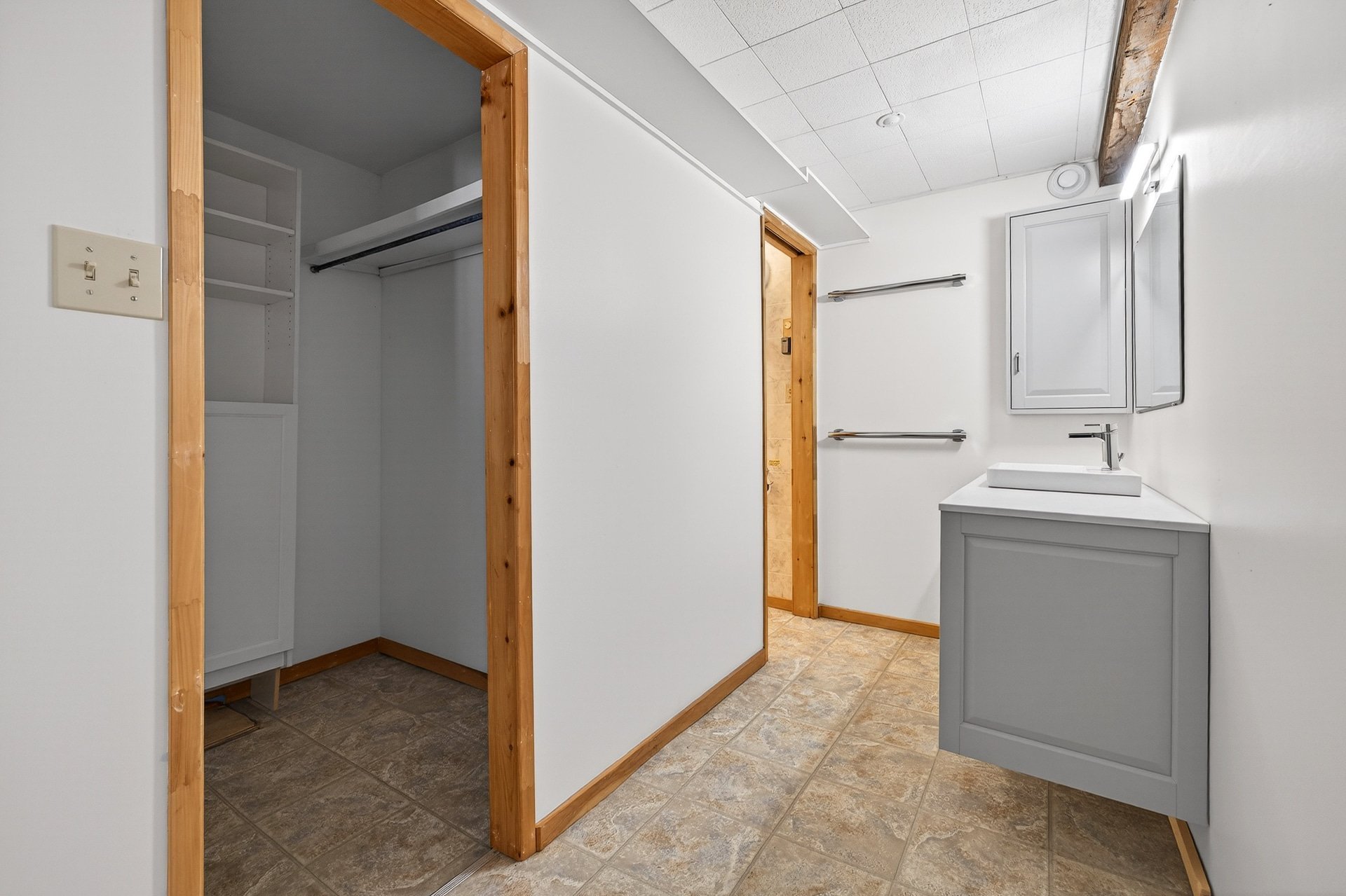 Salle de bains attenante à la CCP - Rez de jardin