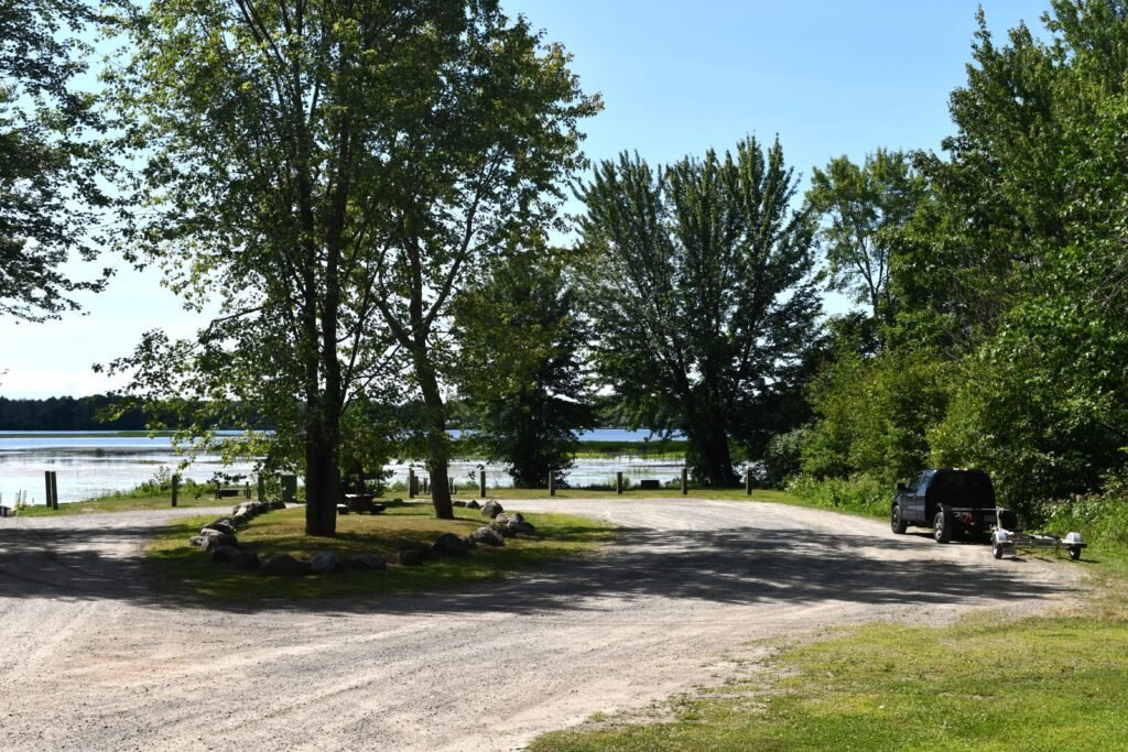 Municipal boat ramp park only 5 minutes away.