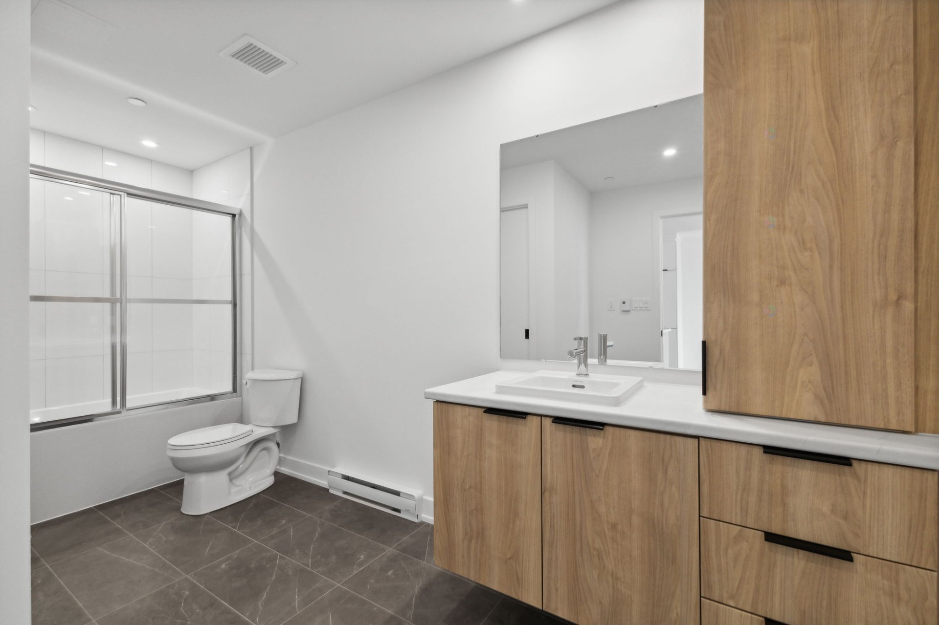 Ensuite bathroom