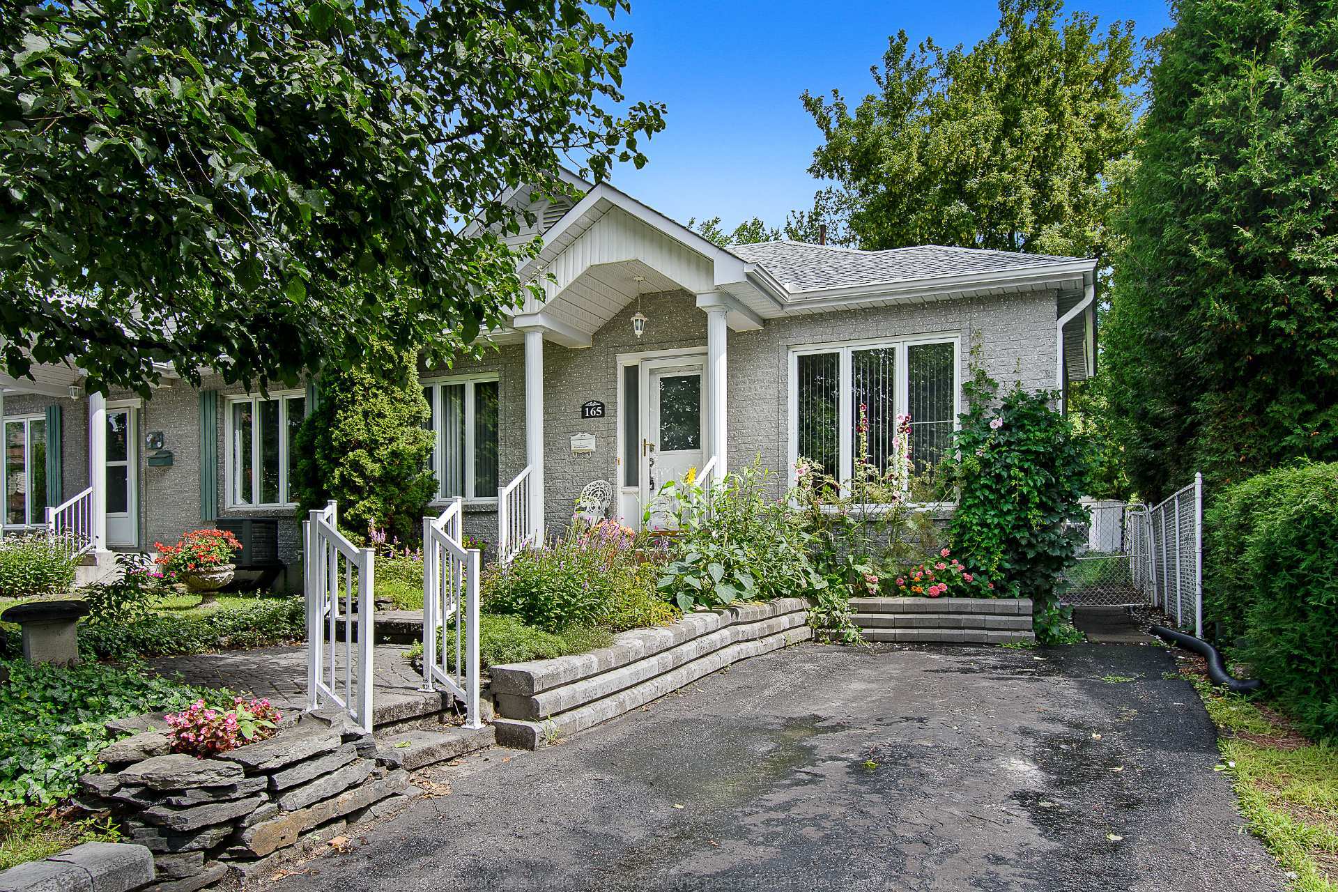 165 Rue Robert-Dorion E. 