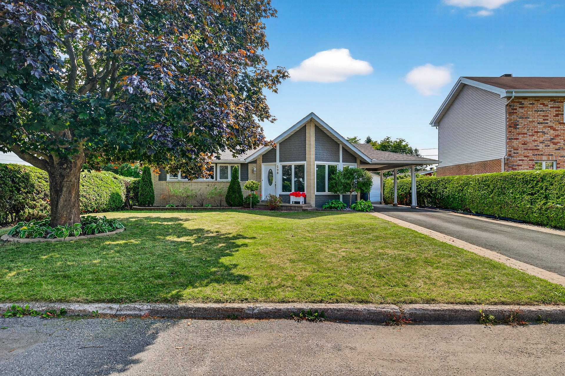 200 Rue Hilltop 
