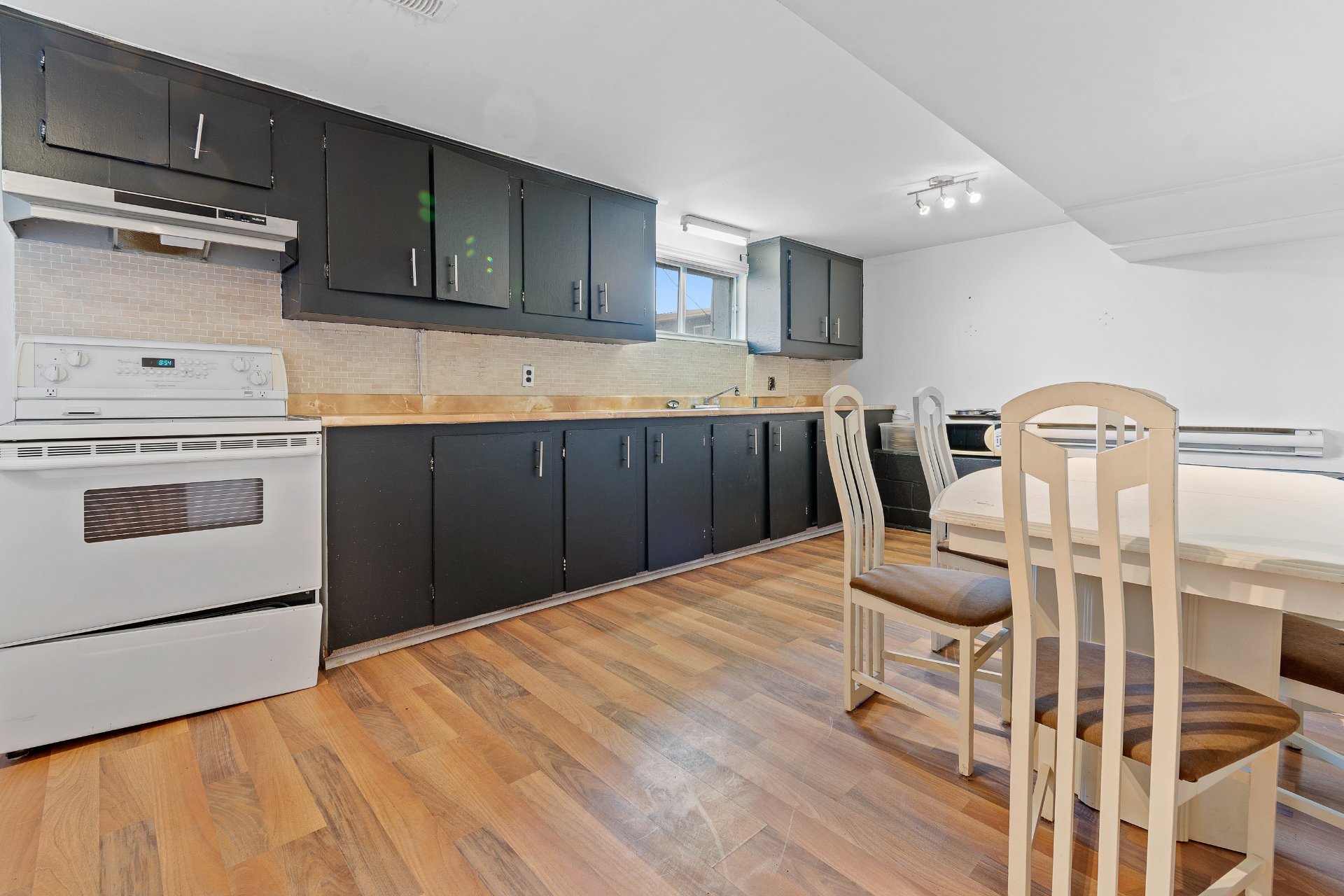 Kitchen - basement apartment