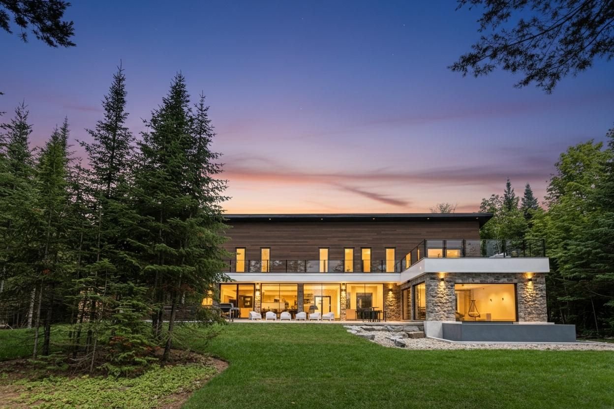 5148 Ch. de la Grande-Baie