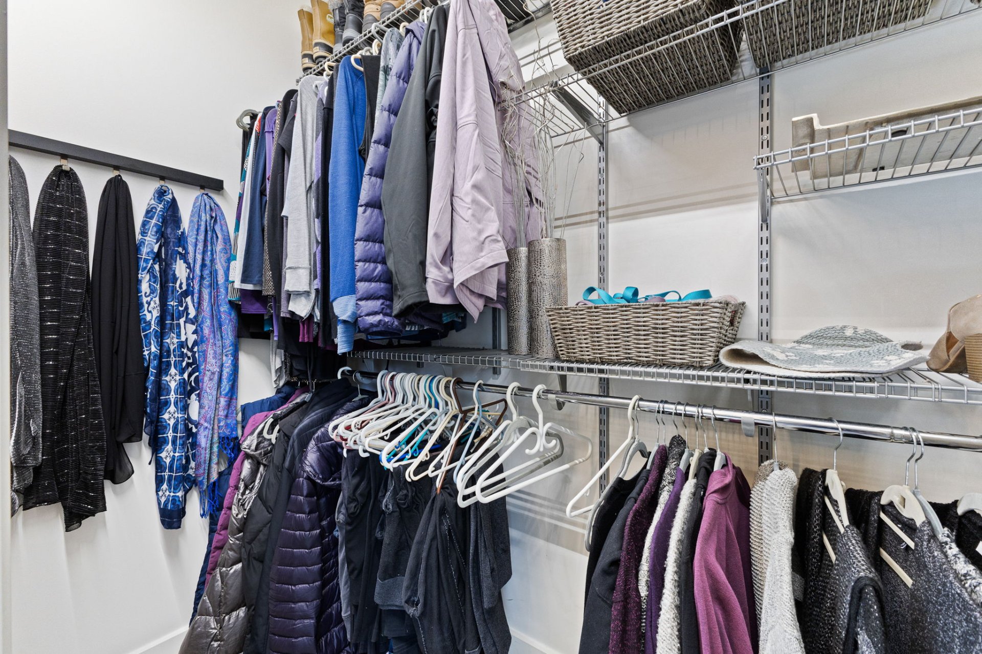 Walk-in closet