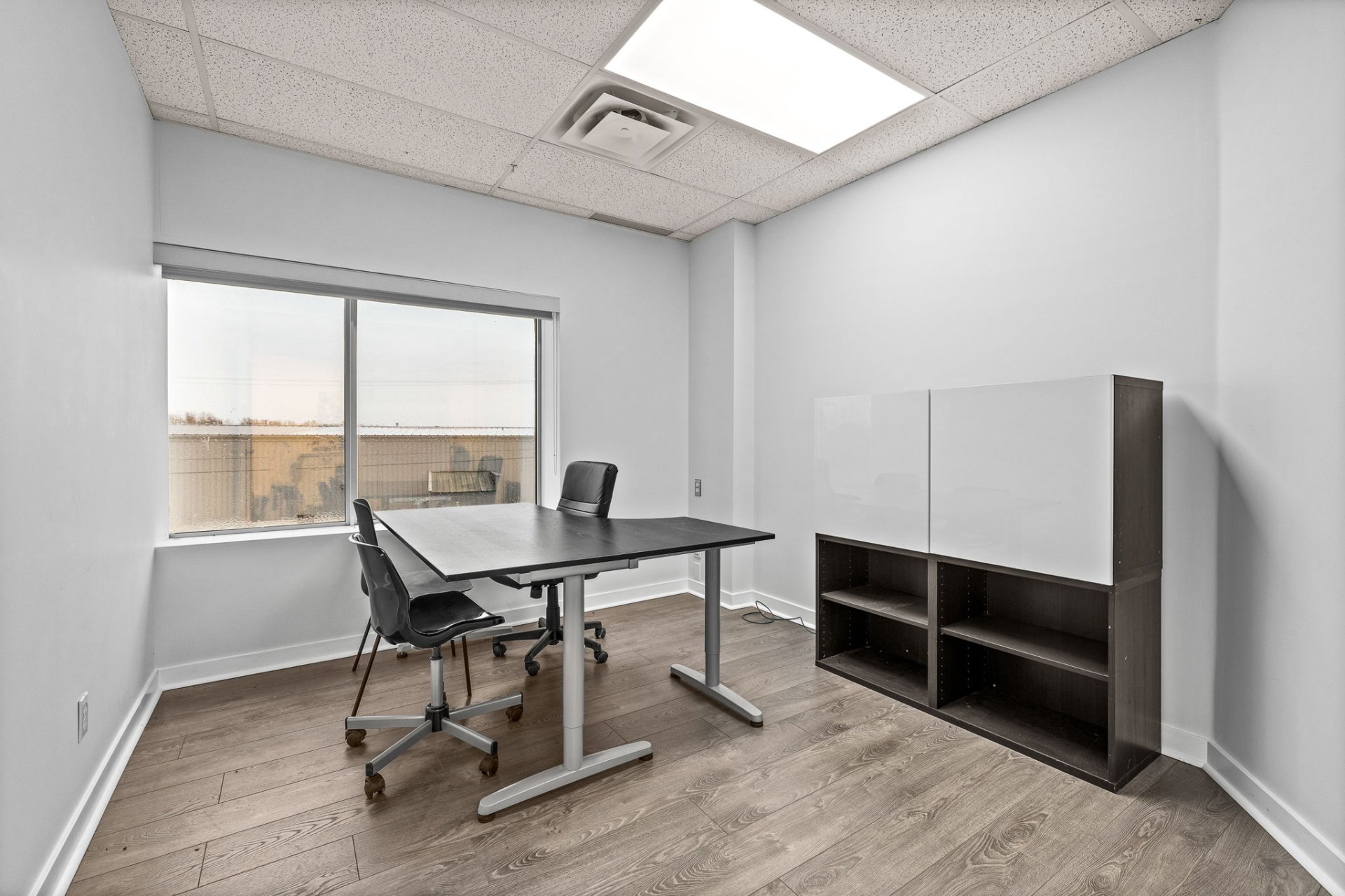 Bureau - 3