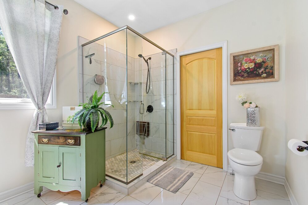 Ensuite bathroom