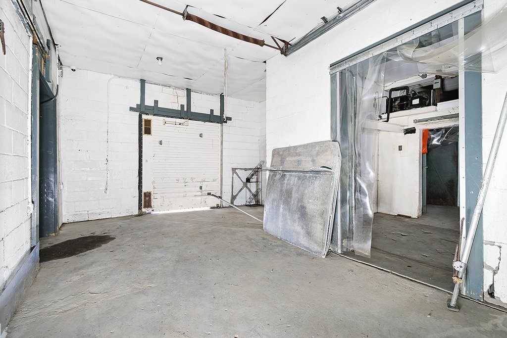 Shipping (door/dock)