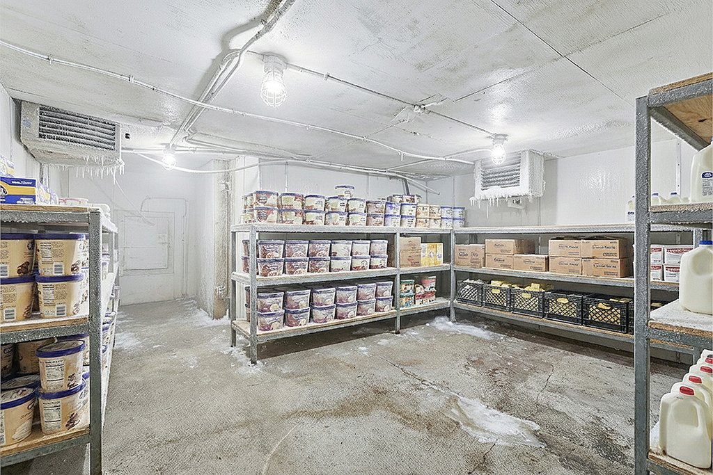 Storage - Virtually staged