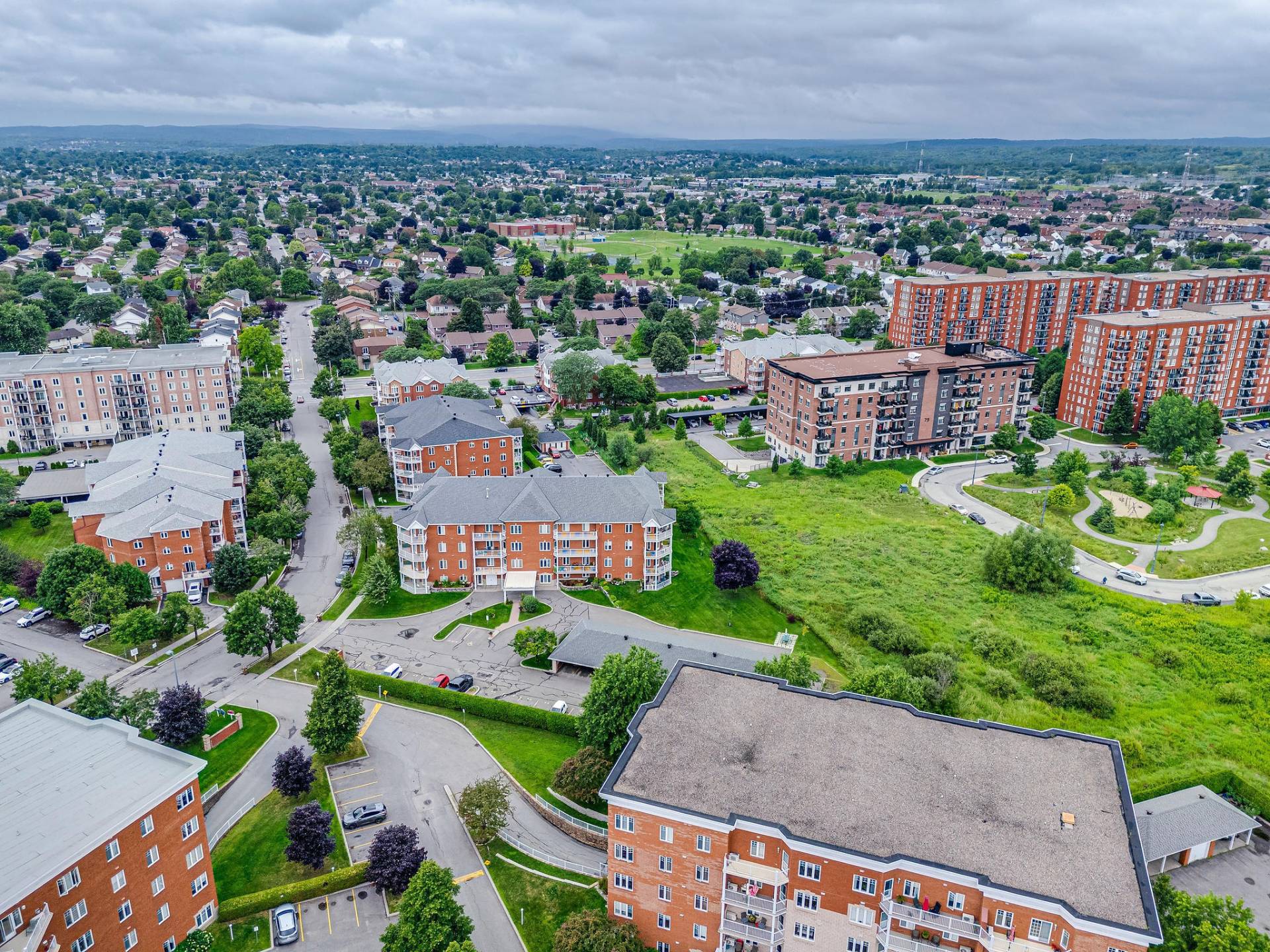 Vue aérienne du quartier et des environs