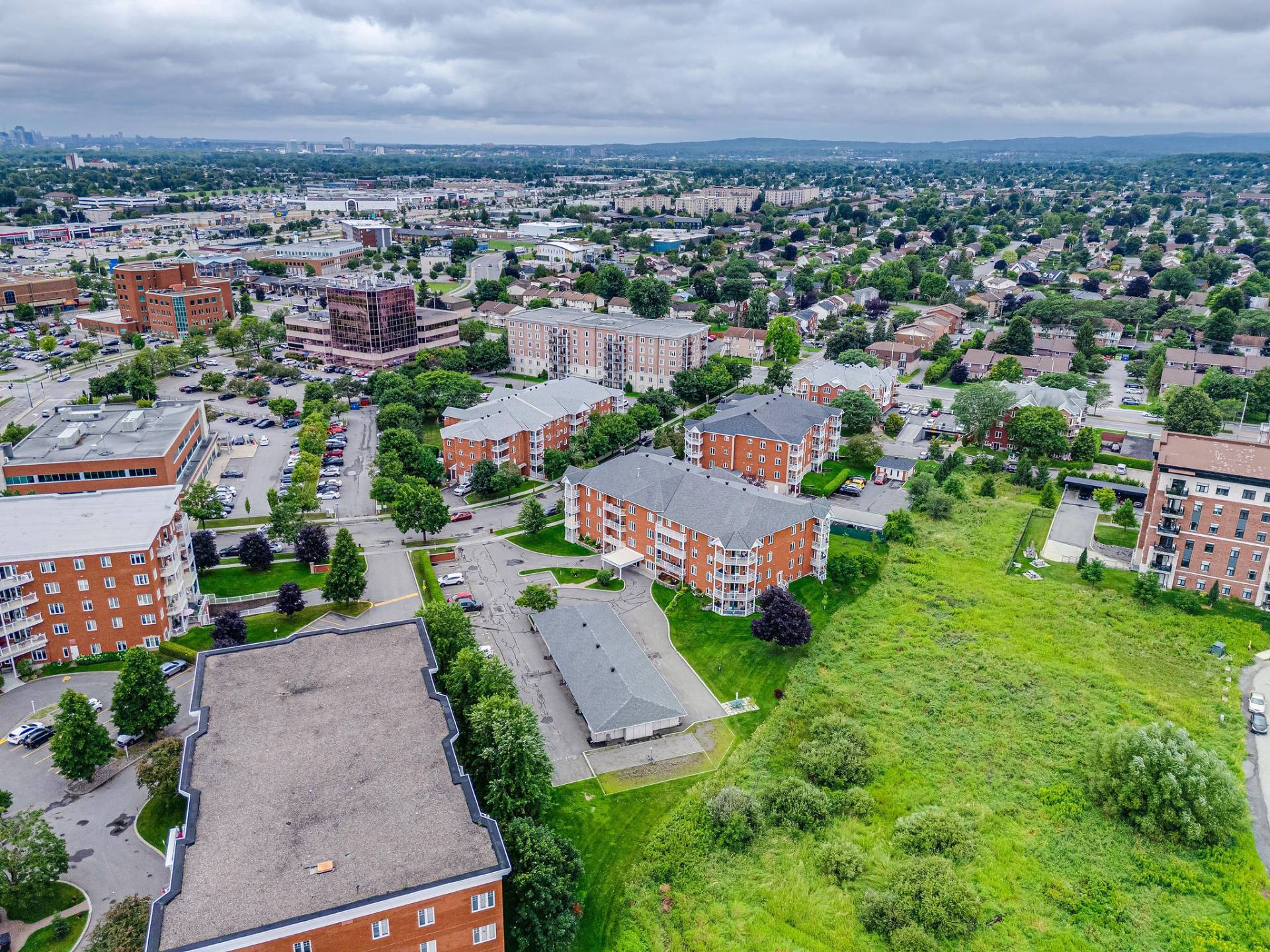 Vue aérienne du quartier et des environs