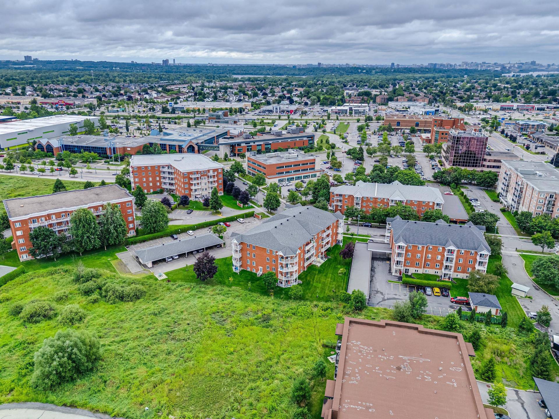Vue aérienne du quartier et des environs
