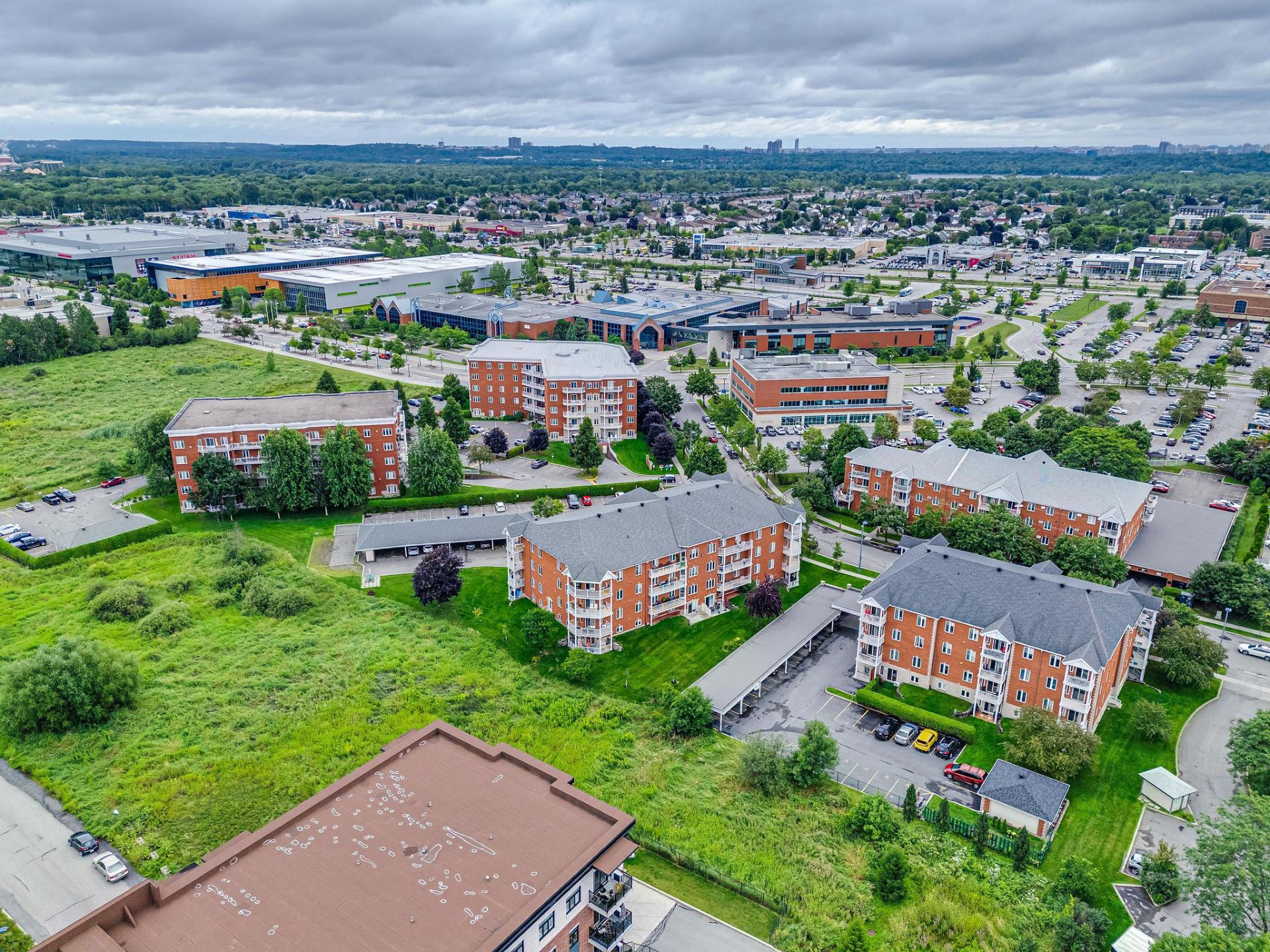 Vue aérienne du quartier et des environs