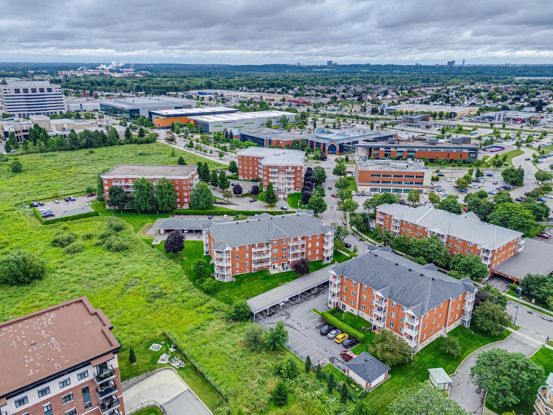 Vue aérienne du quartier et des environs