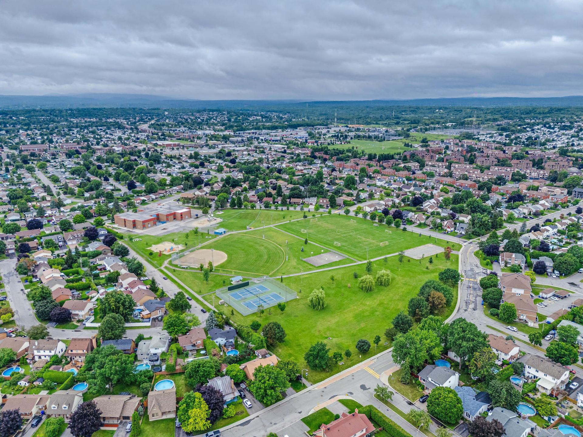 Vue aérienne du quartier et des environs