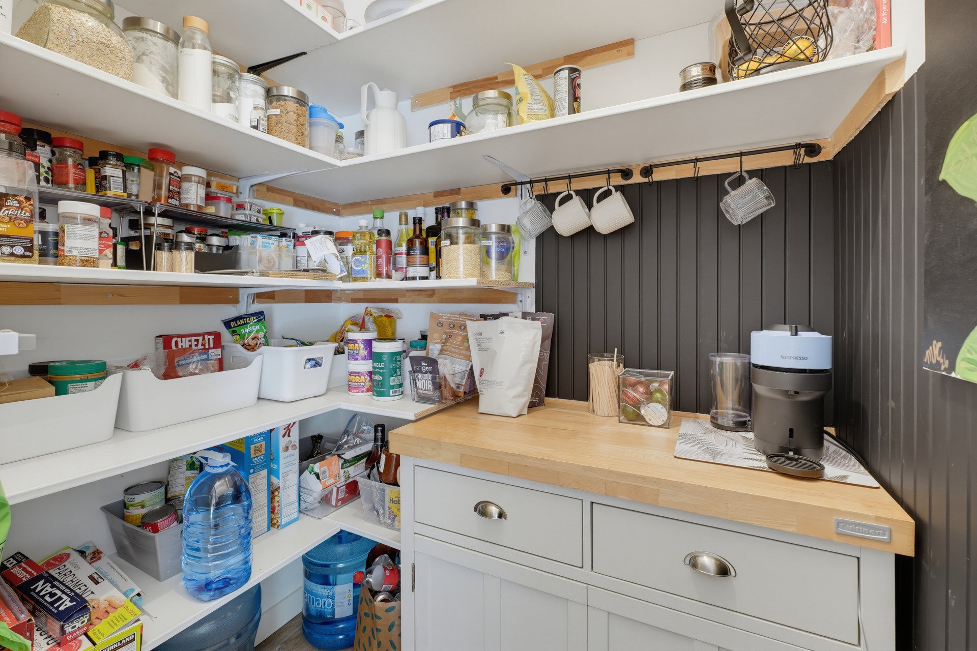 Walk-in closet