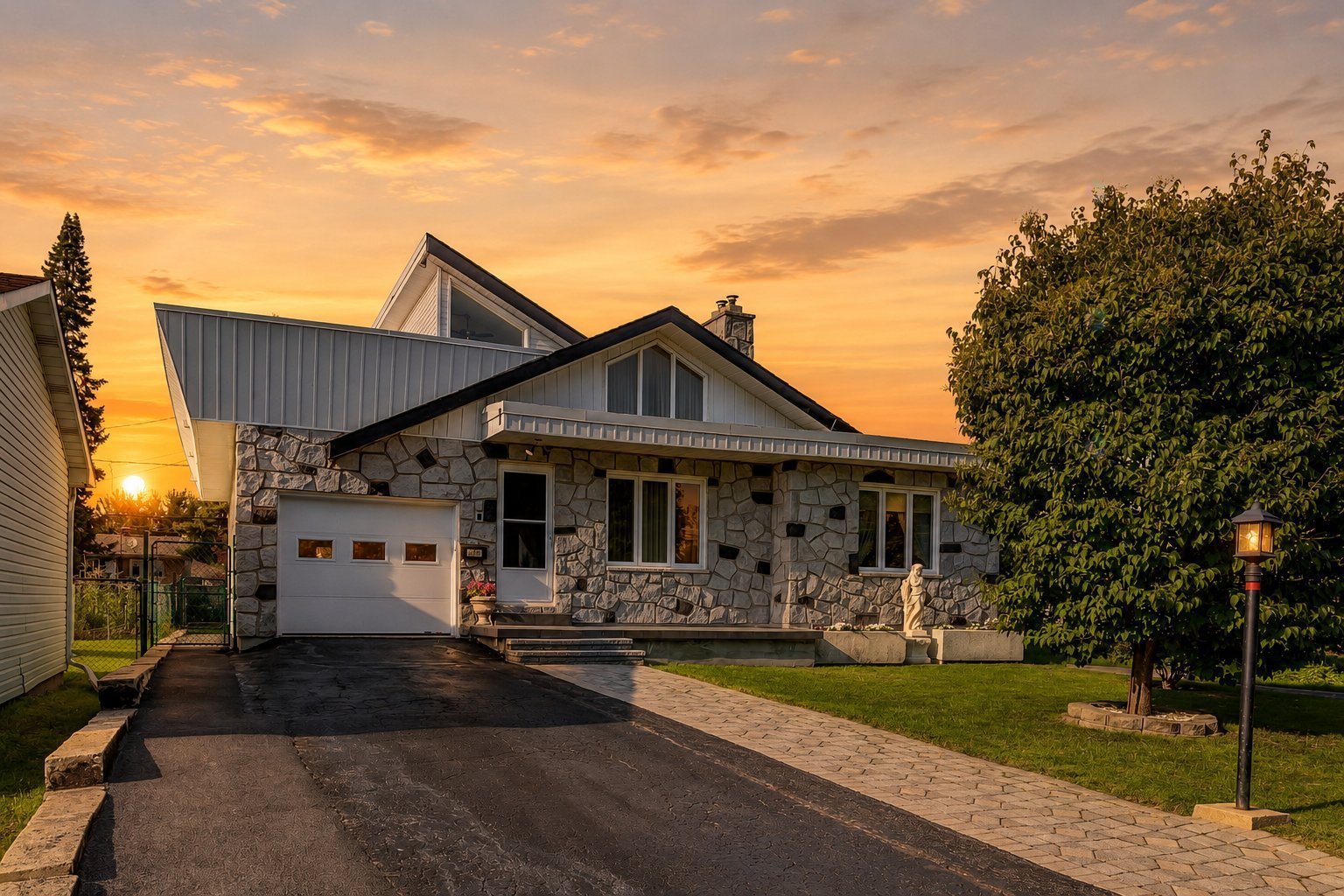 389 Rue Giroux 
