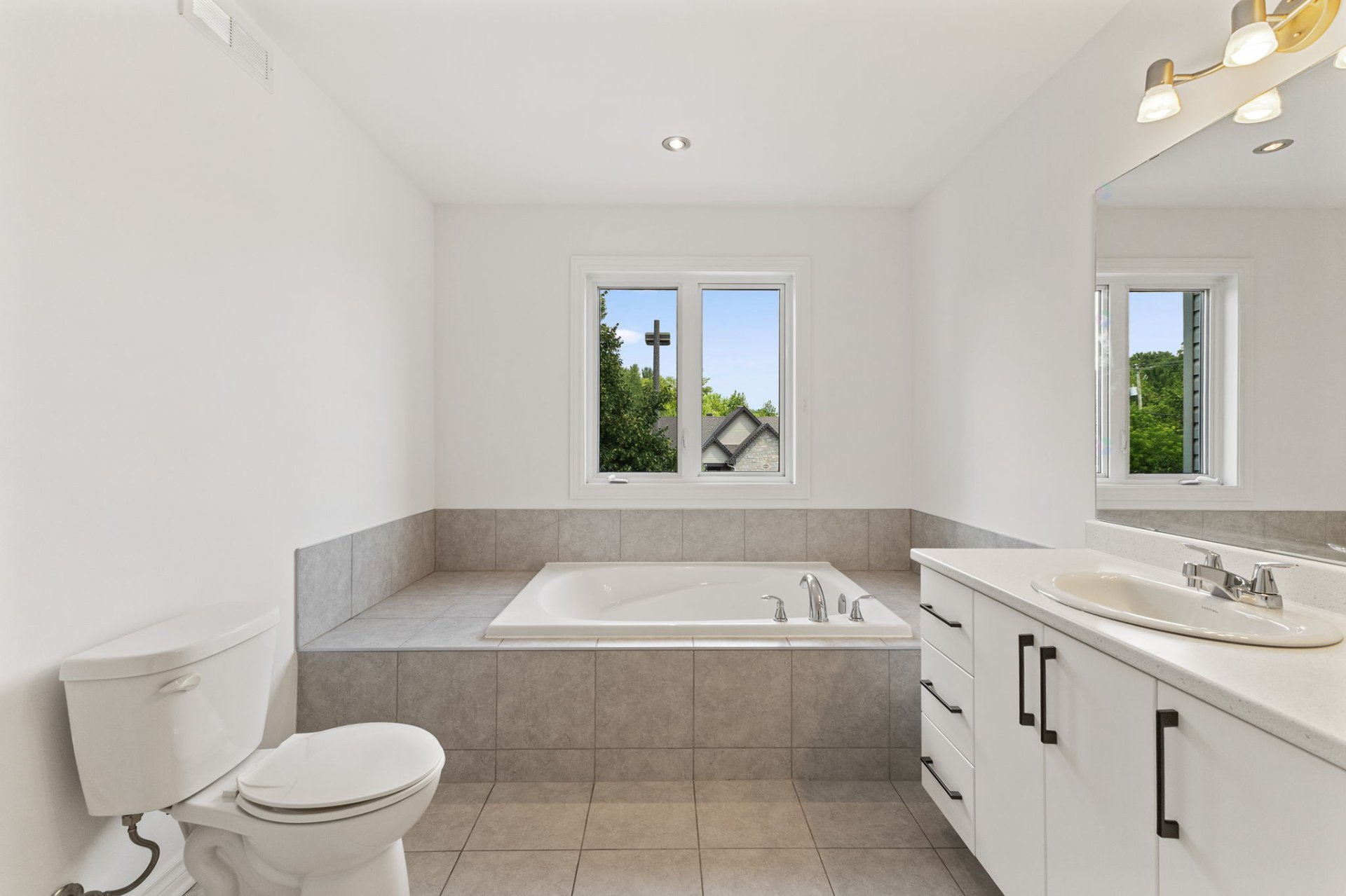 Ensuite bathroom