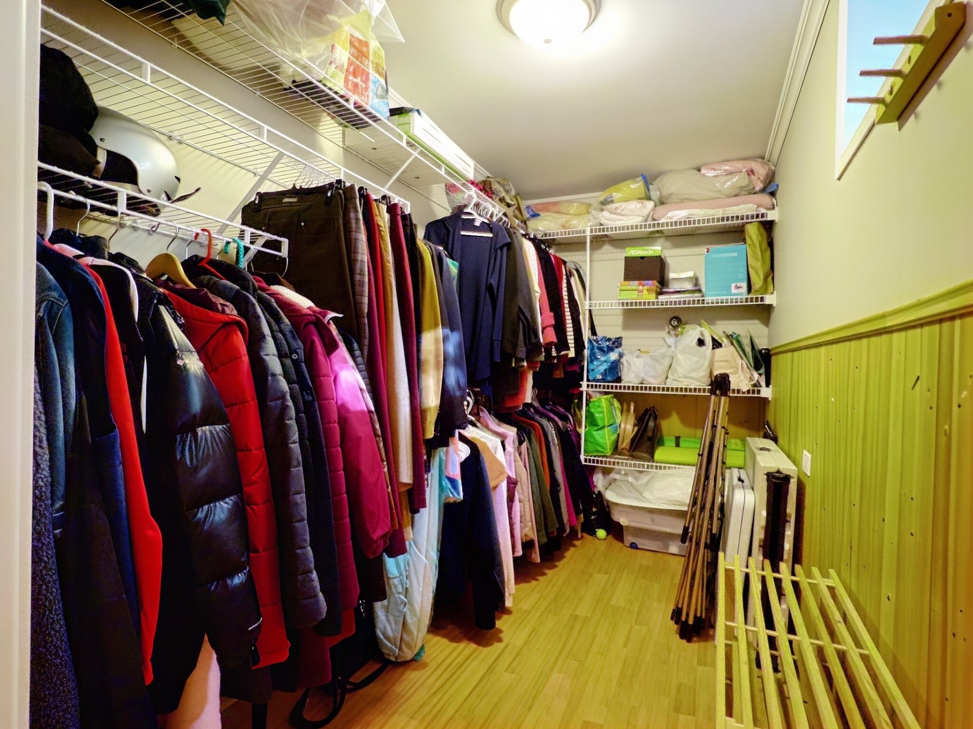 Walk-in closet
