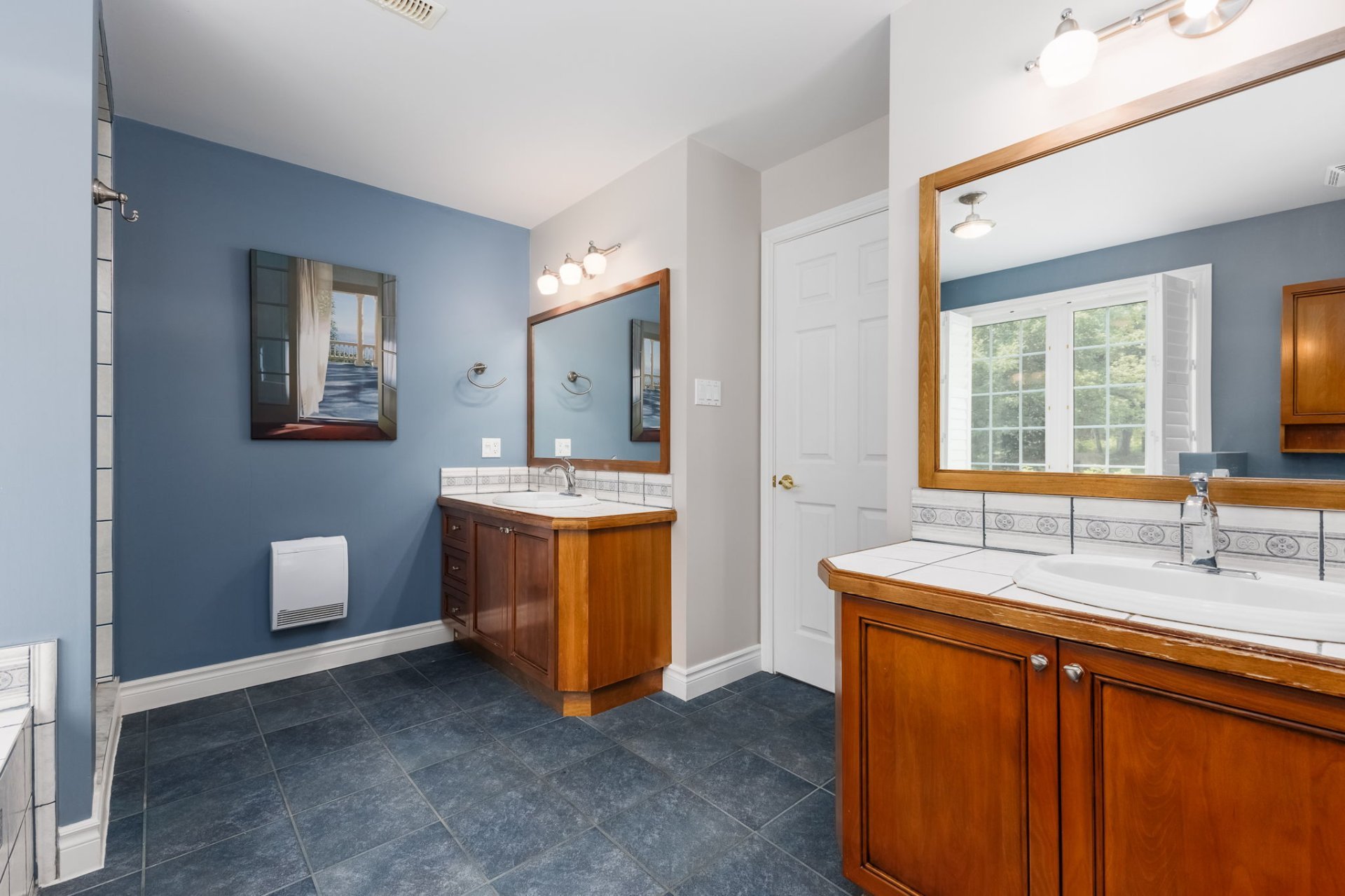 Ensuite bathroom