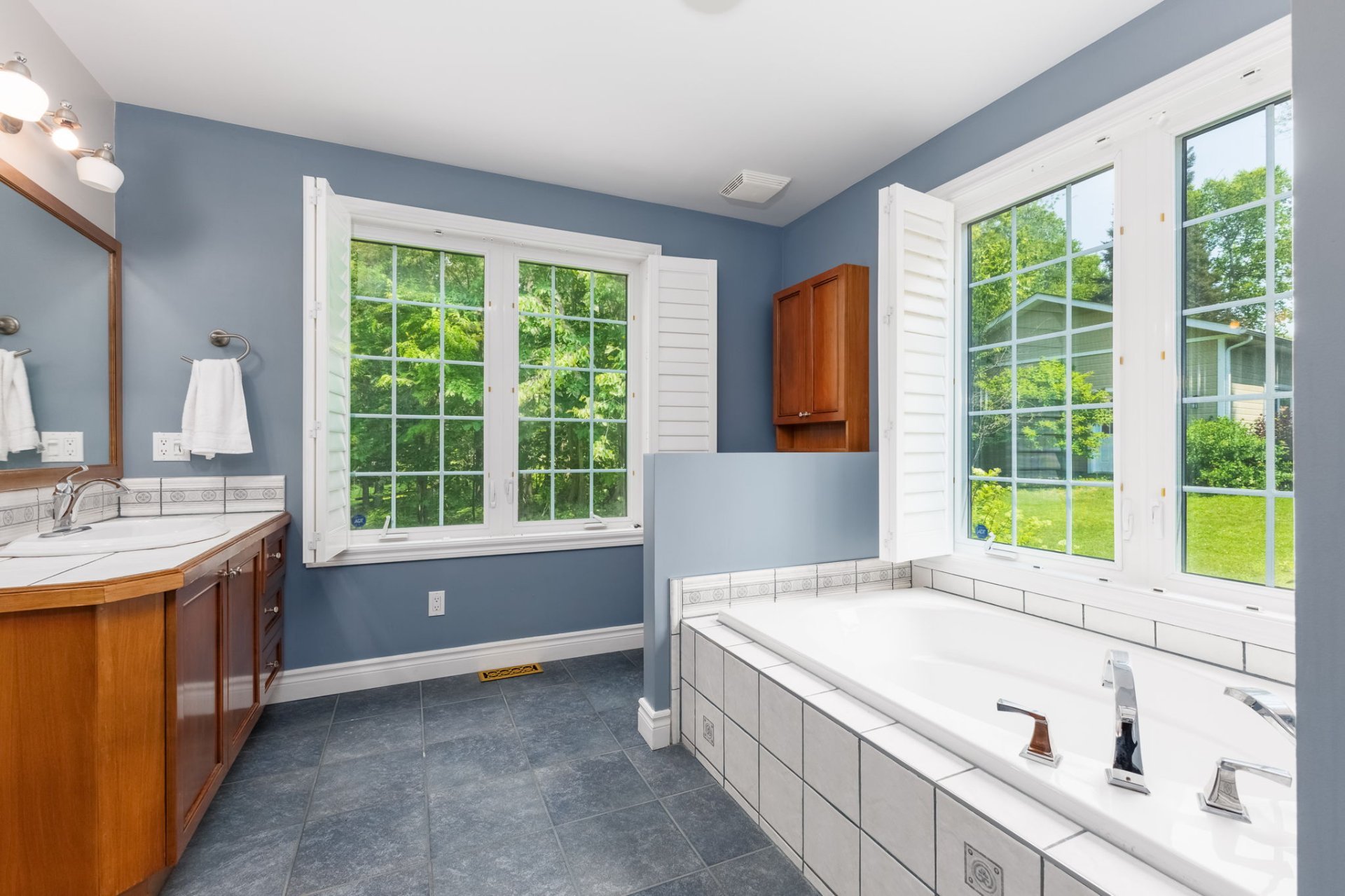 Ensuite bathroom